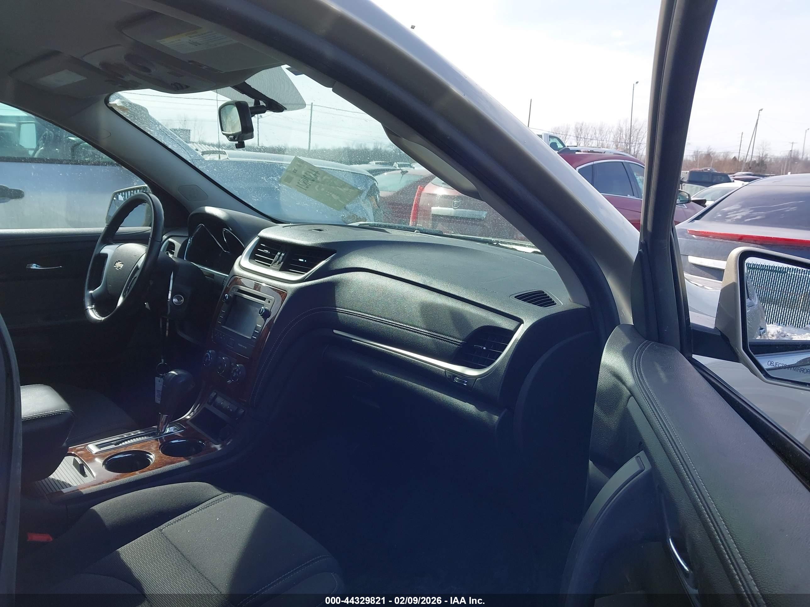 CHEVROLET TRAVERSE image 5