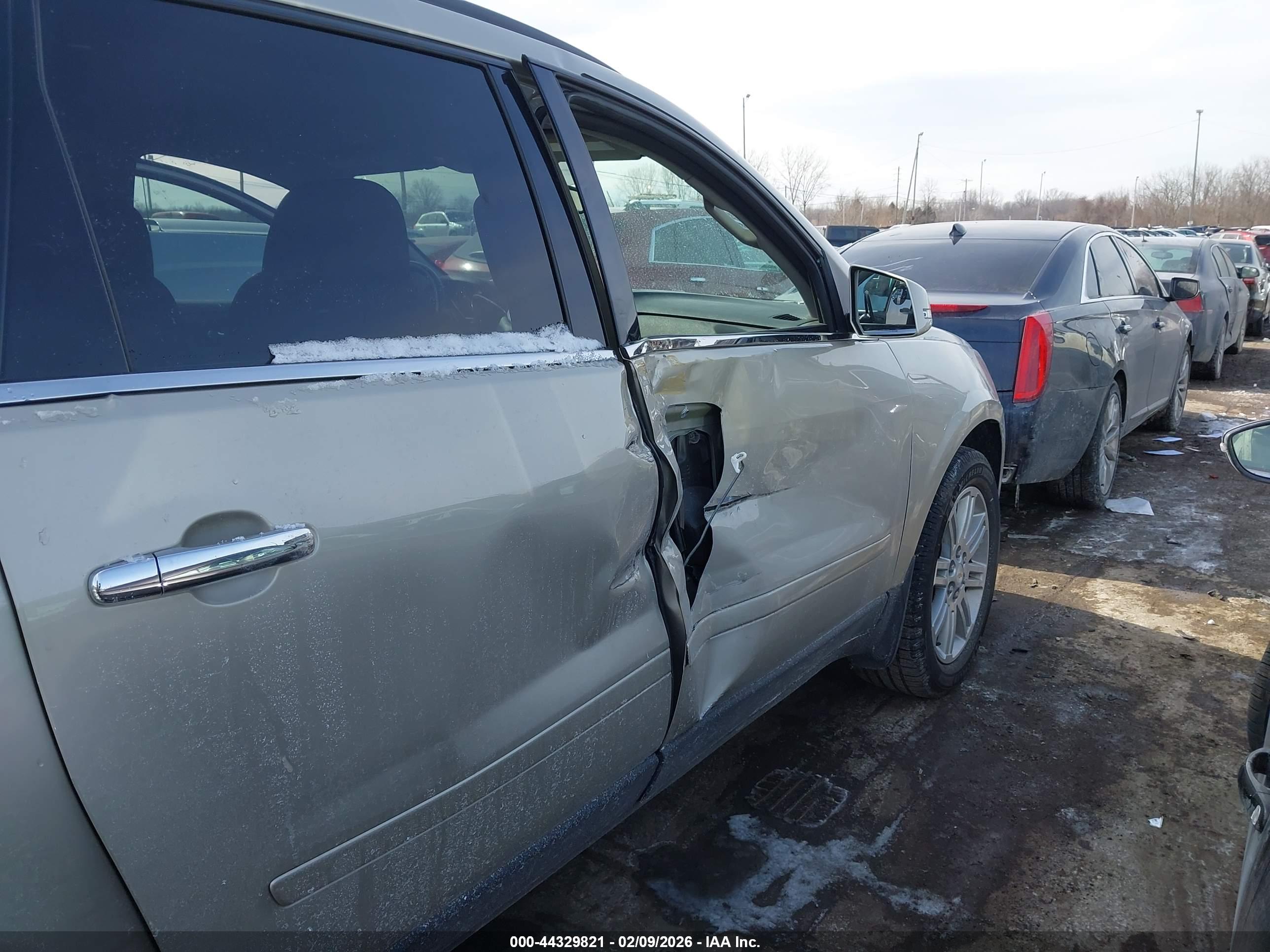 CHEVROLET TRAVERSE image 6
