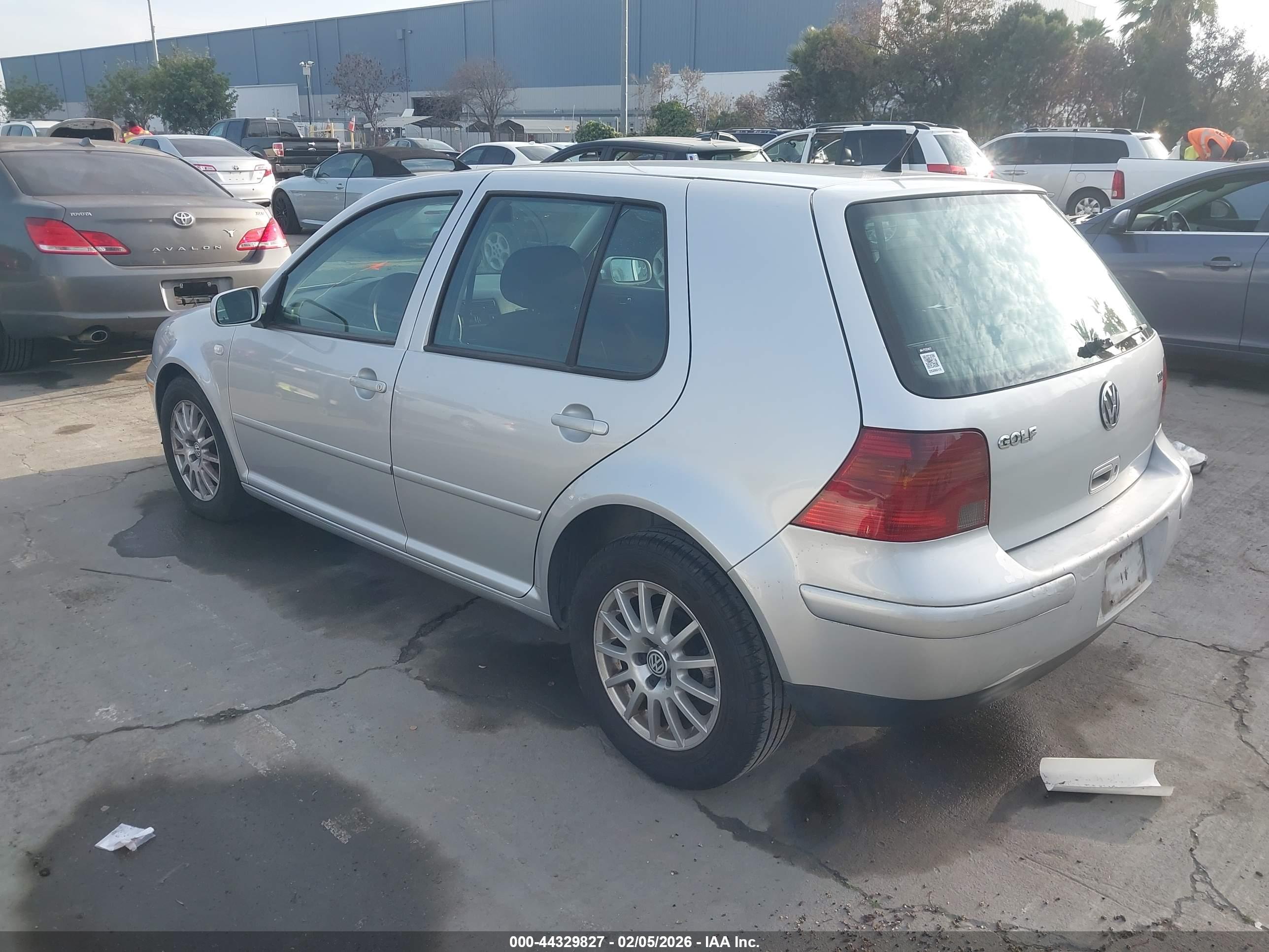 VOLKSWAGEN GOLF image 3