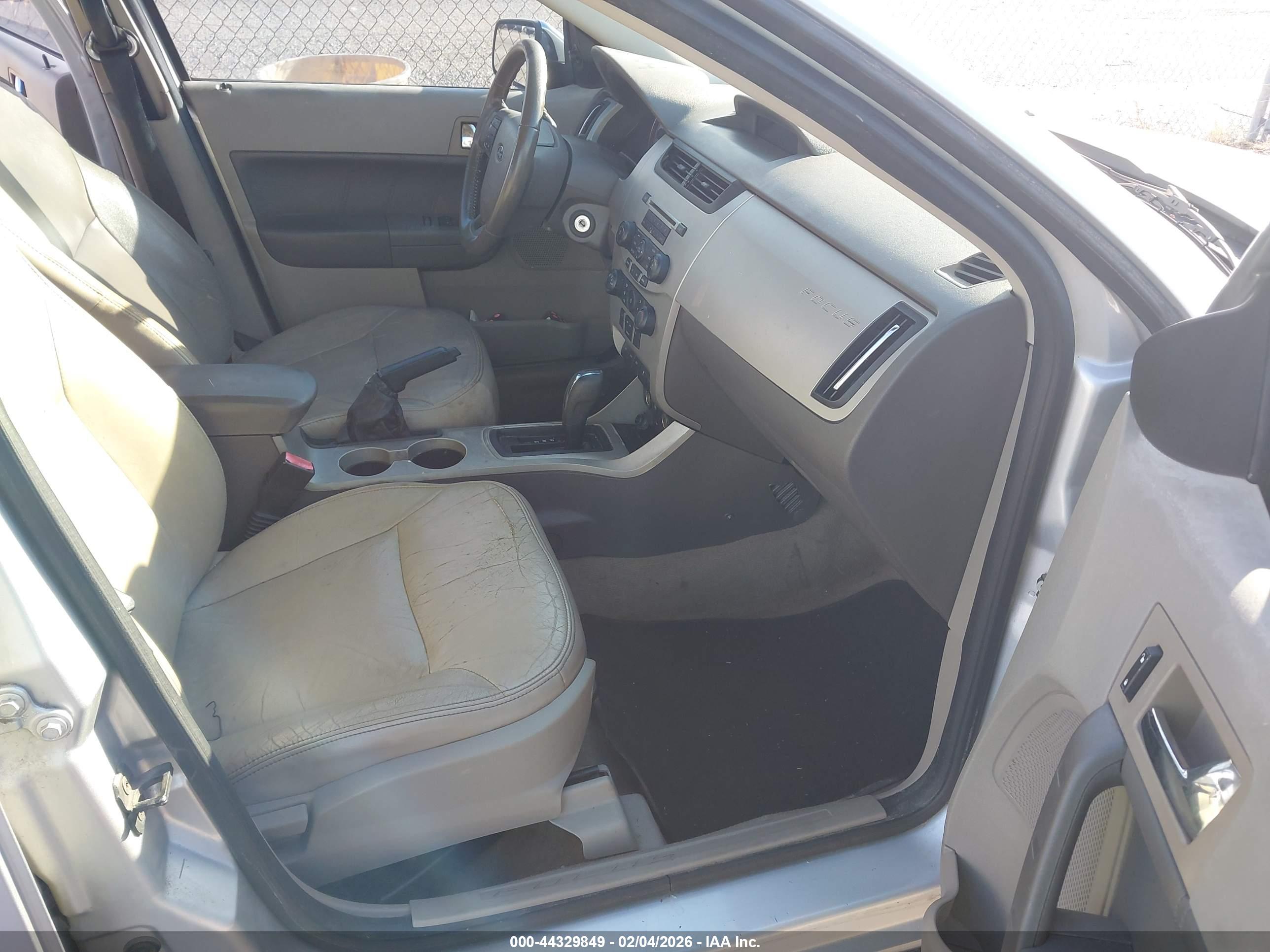 FORD FOCUS image 5