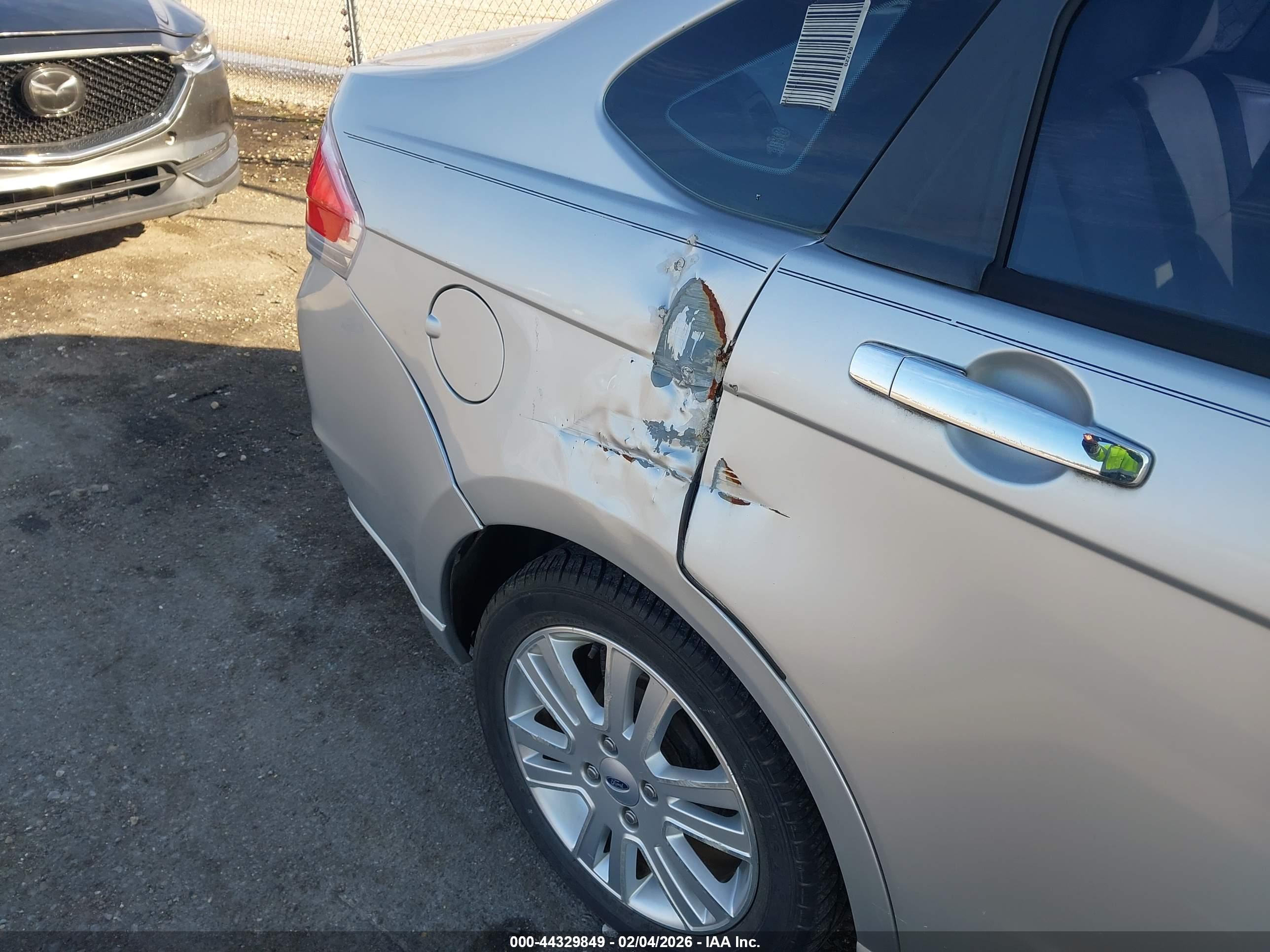 FORD FOCUS image 6
