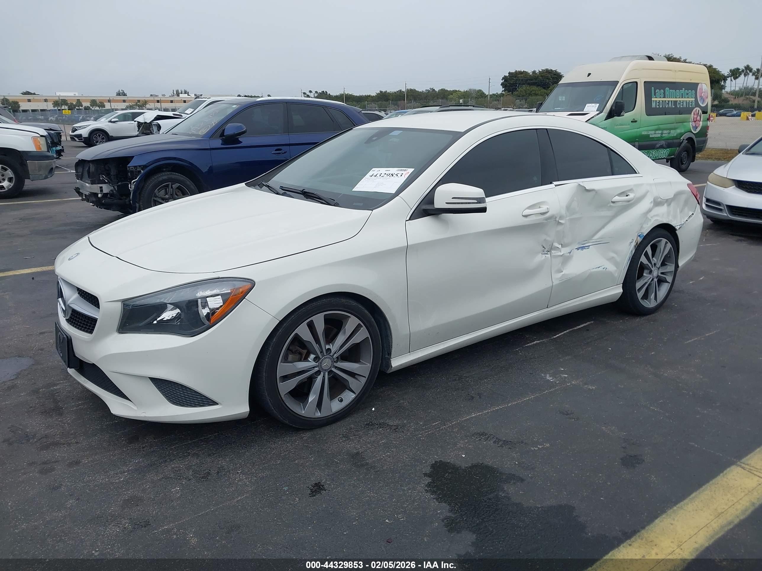 MERCEDES-BENZ CLA image 2