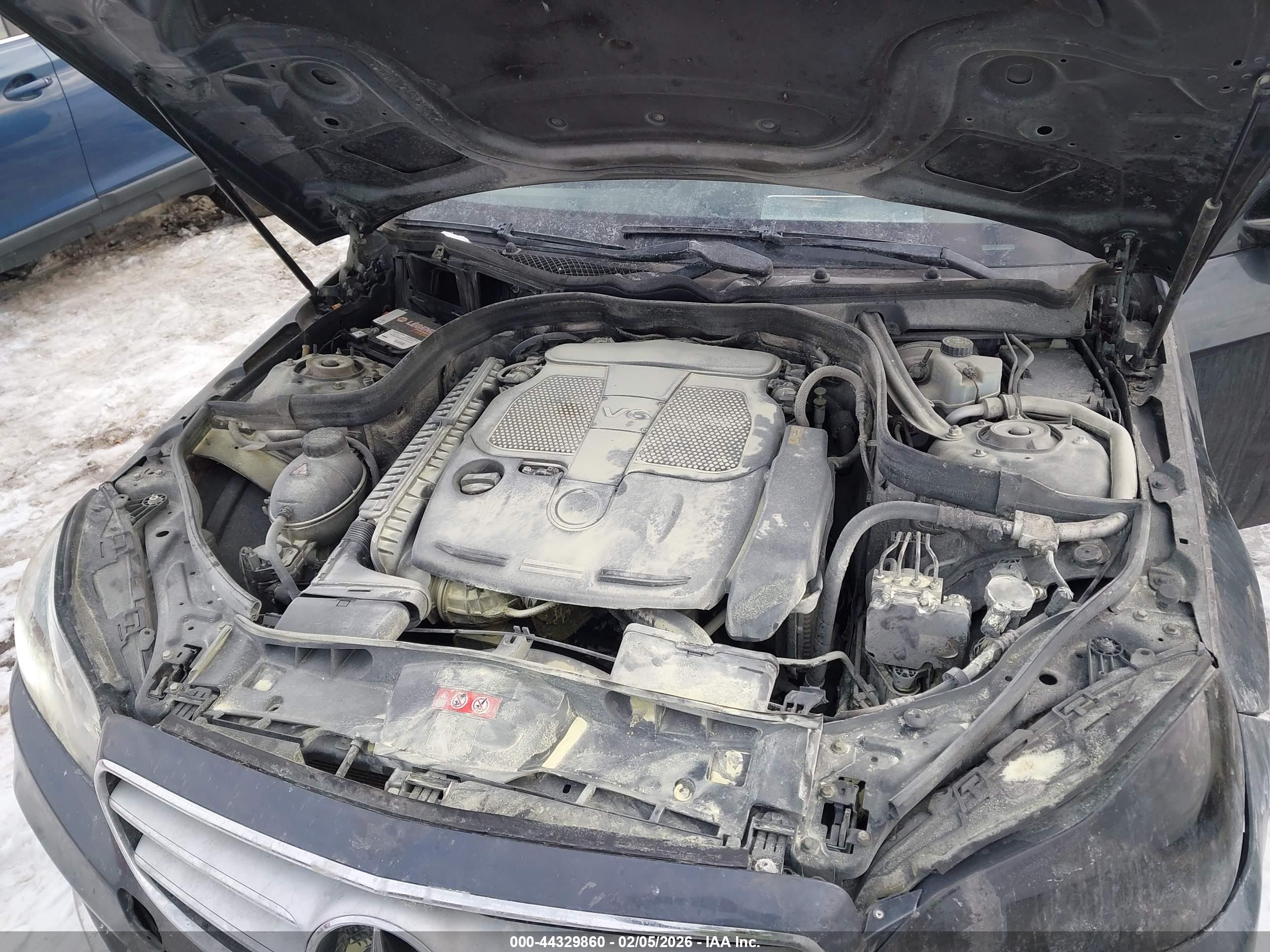 MERCEDES-BENZ E image 10