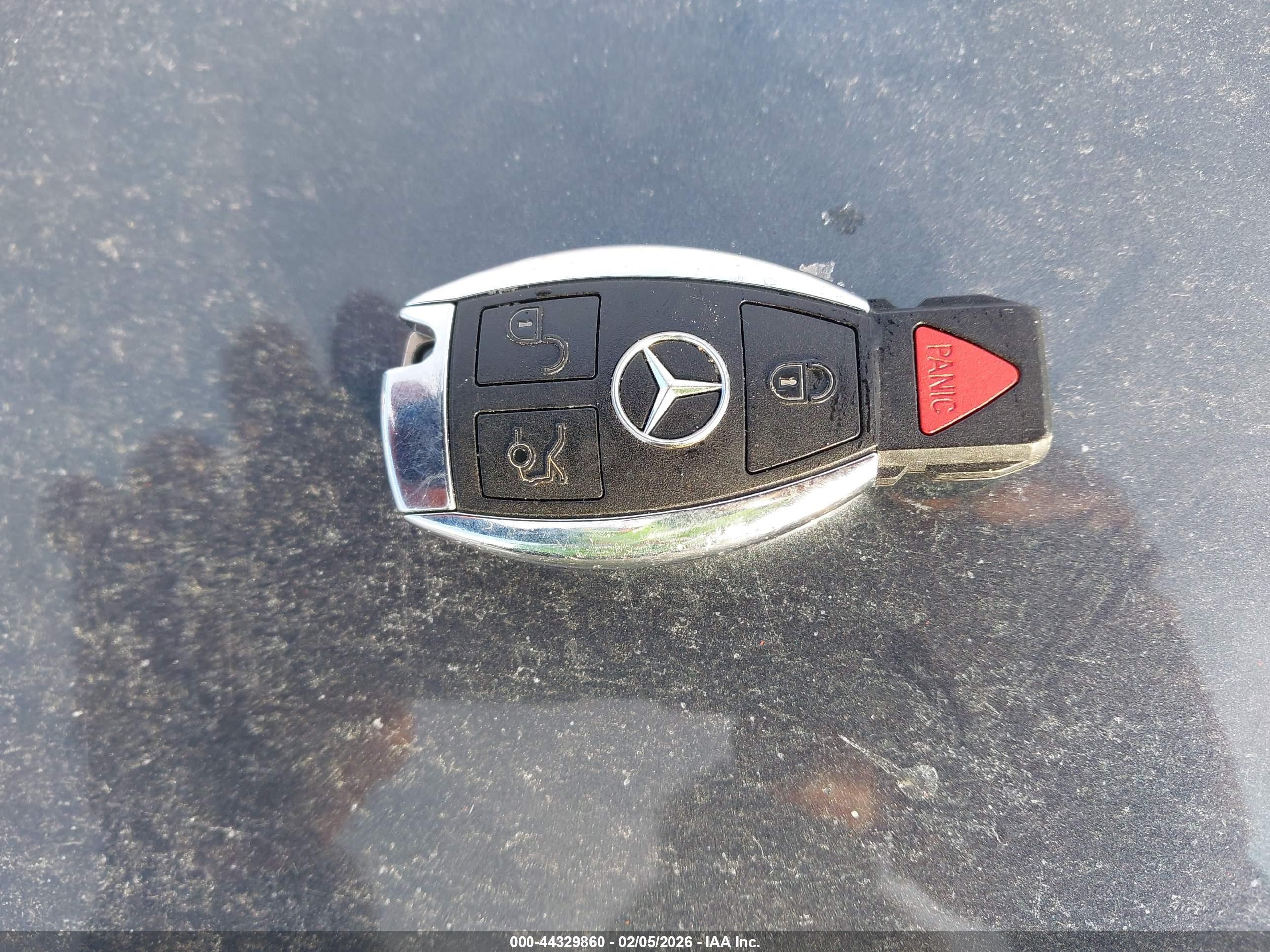 MERCEDES-BENZ E image 11