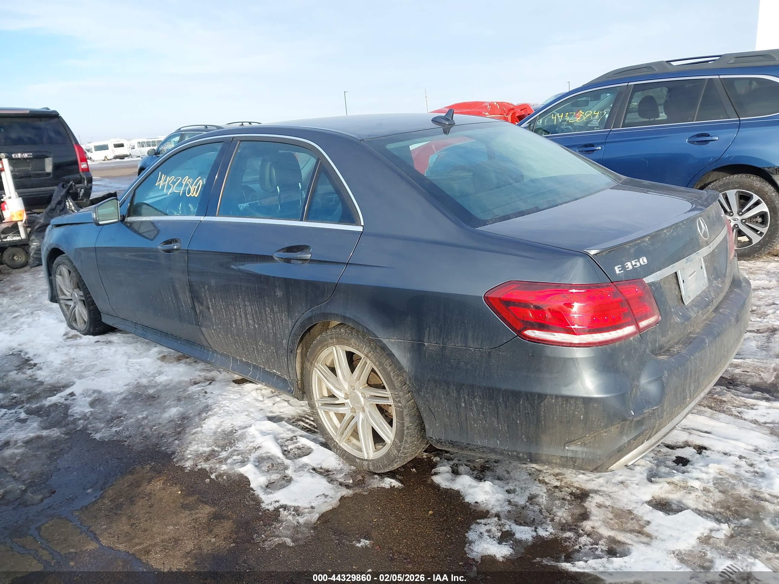 MERCEDES-BENZ E image 3