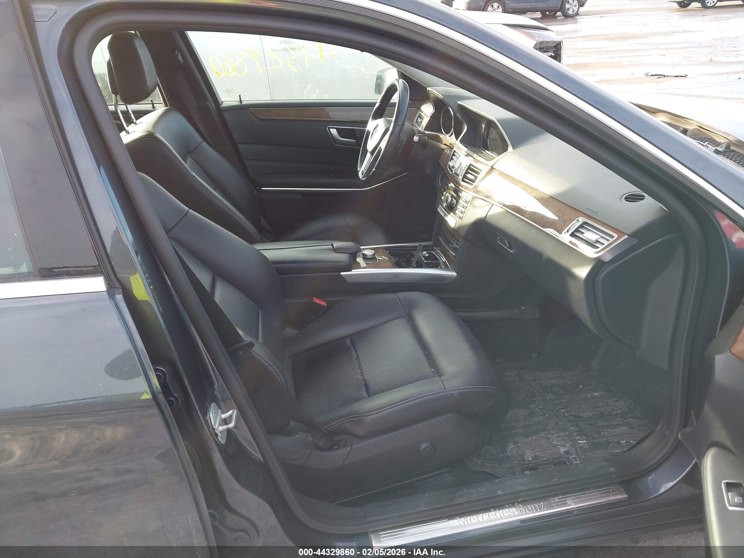 MERCEDES-BENZ E image 5