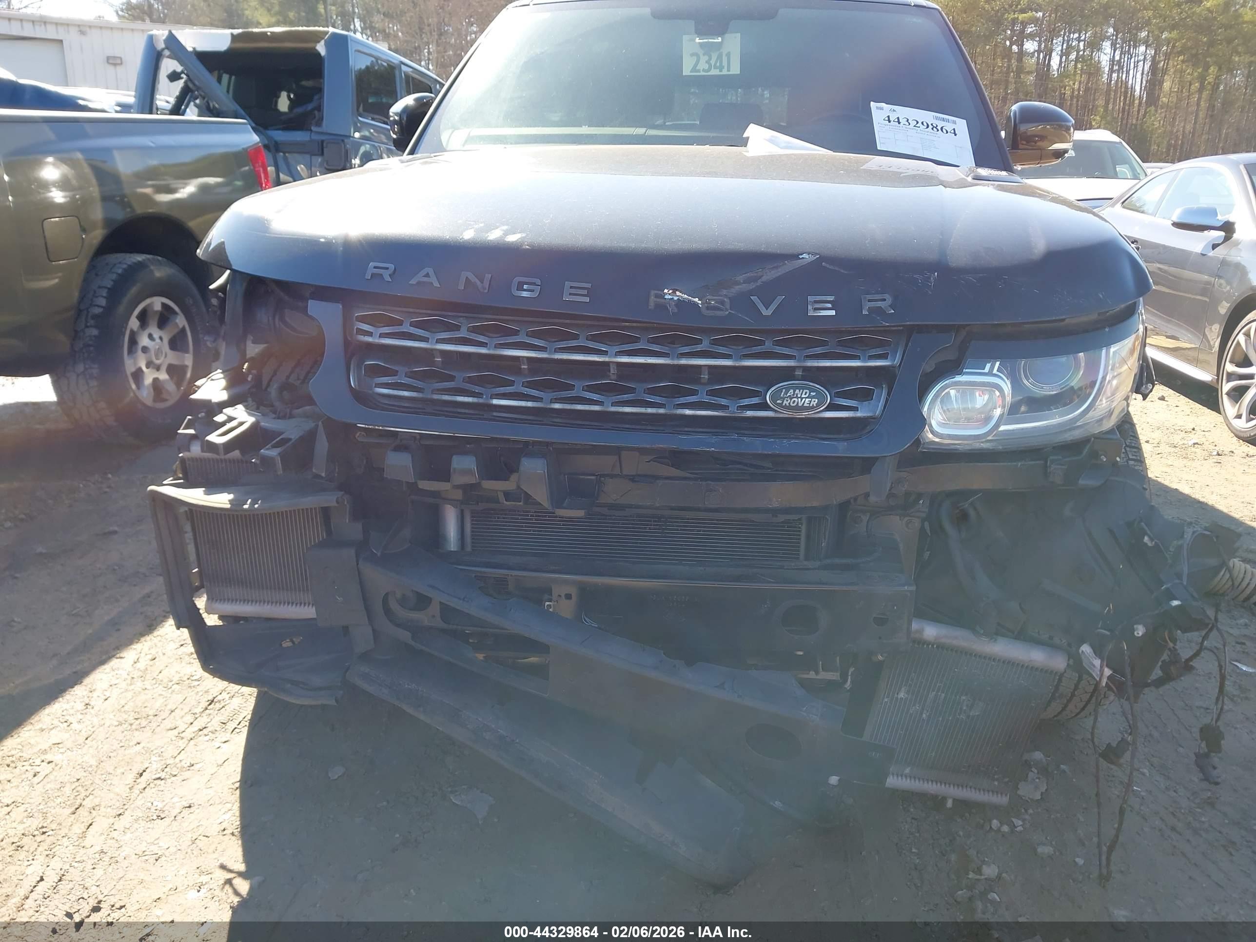 LAND ROVER image 6