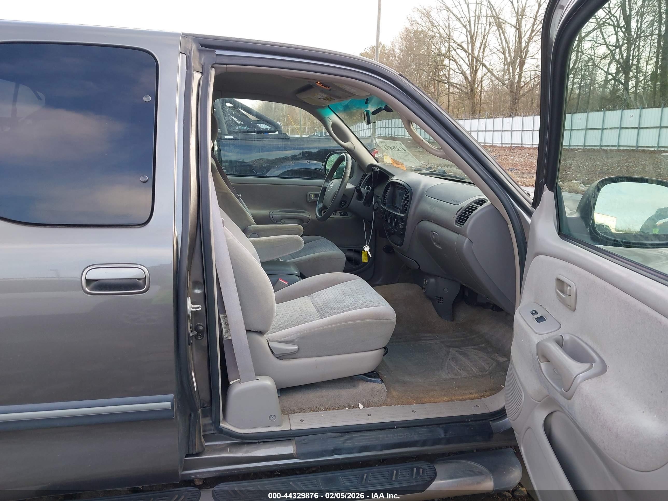 TOYOTA TUNDRA image 5