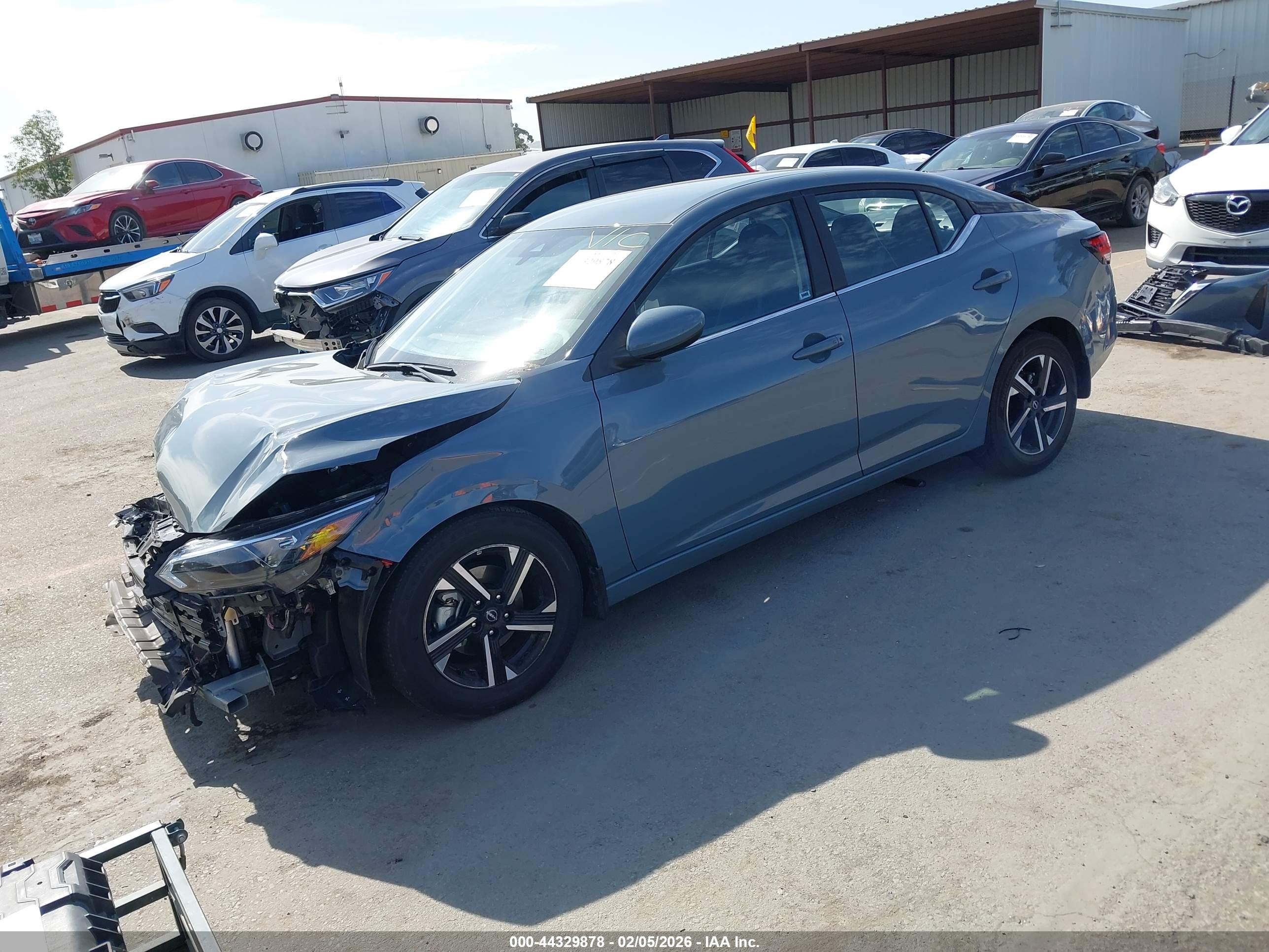 NISSAN SENTRA image 2