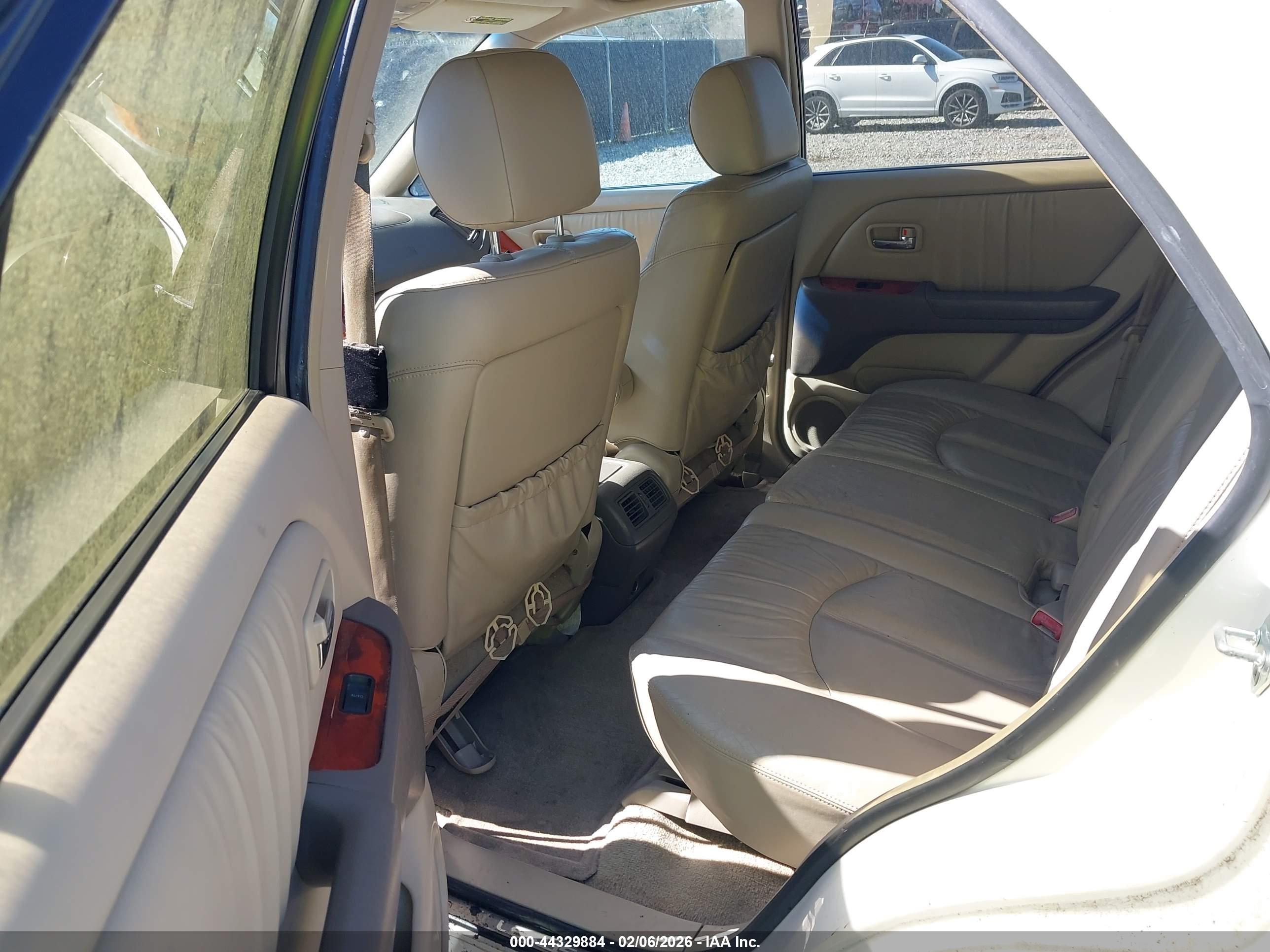 LEXUS RX image 8