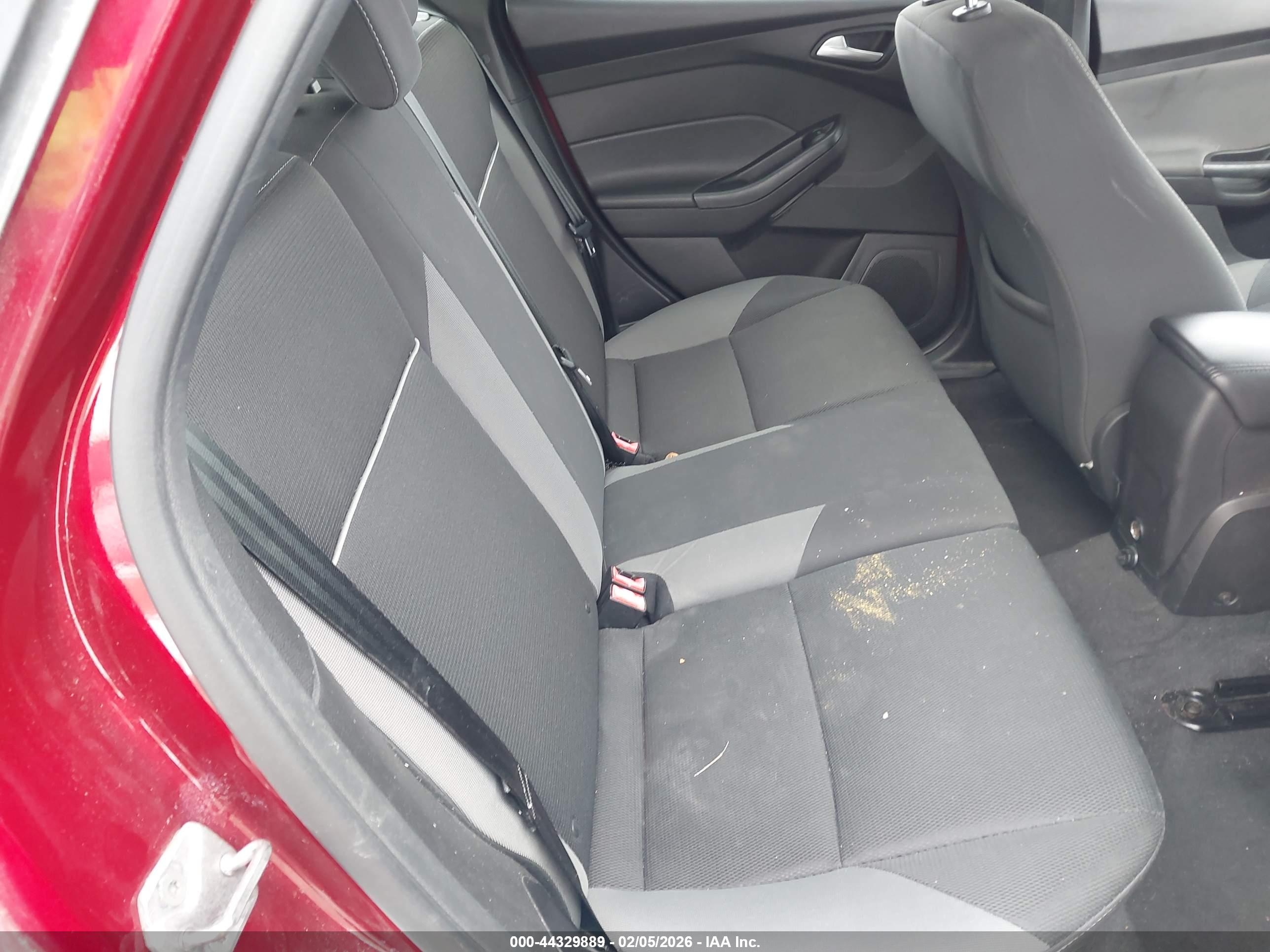 FORD FOCUS image 8