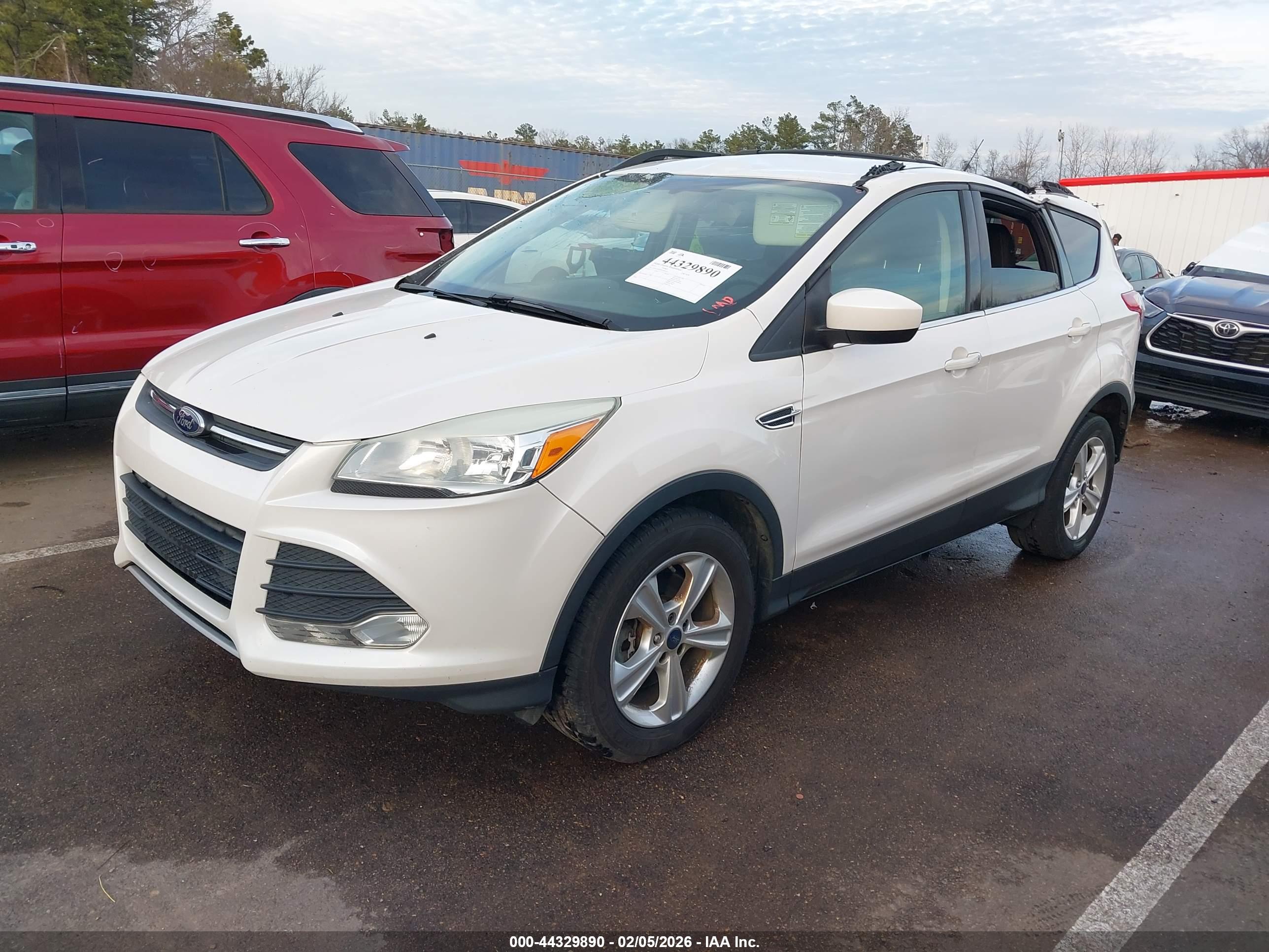 FORD ESCAPE image 2