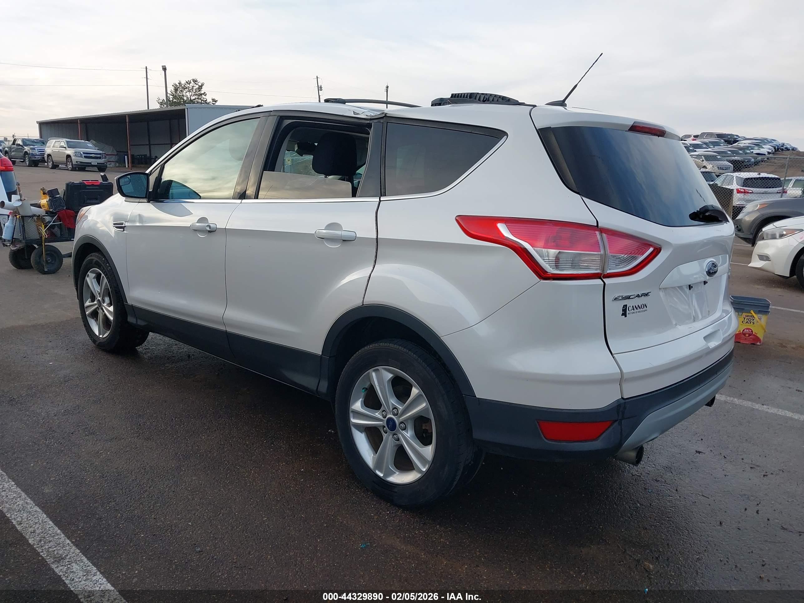 FORD ESCAPE image 3