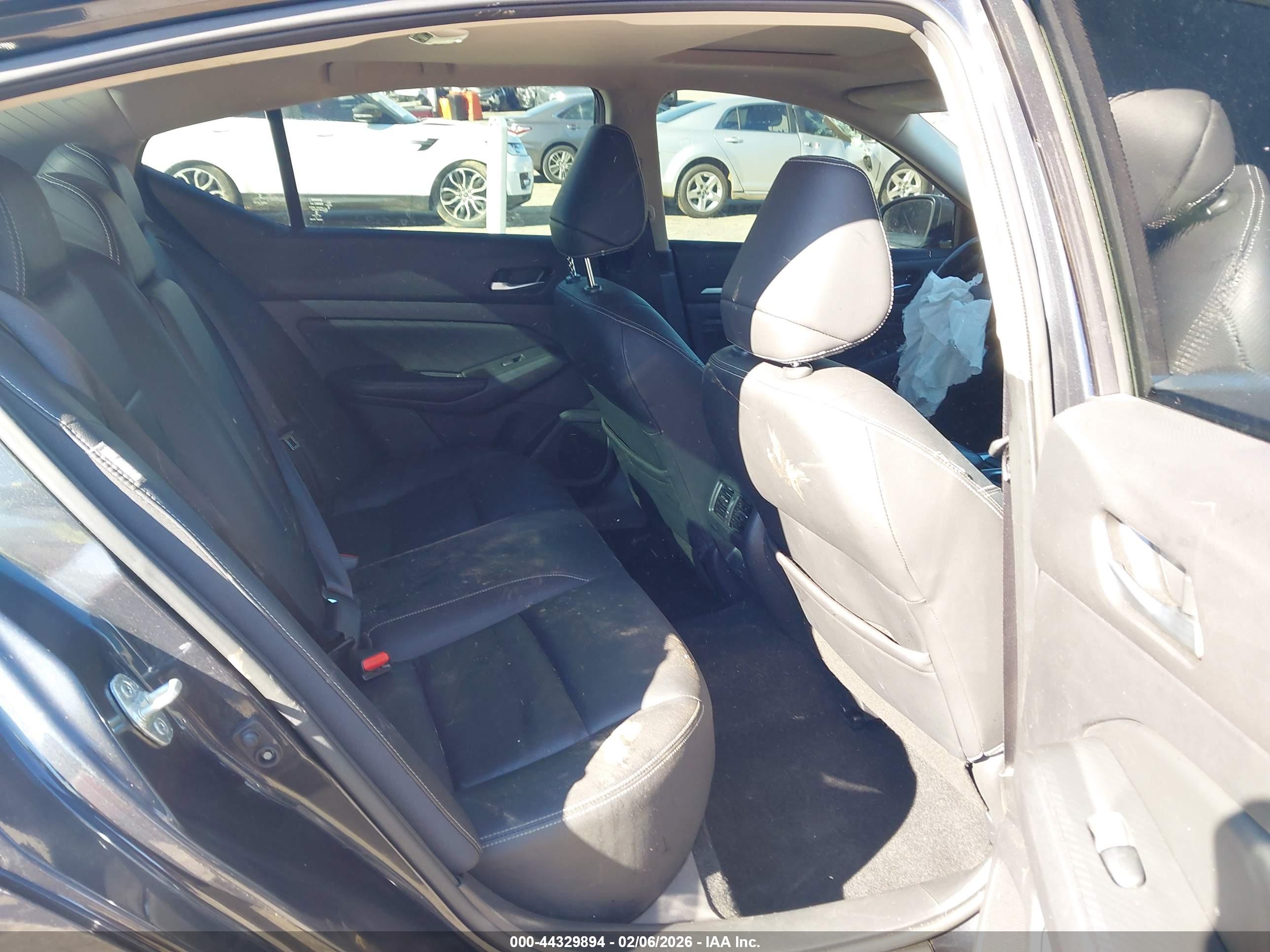 NISSAN ALTIMA image 8