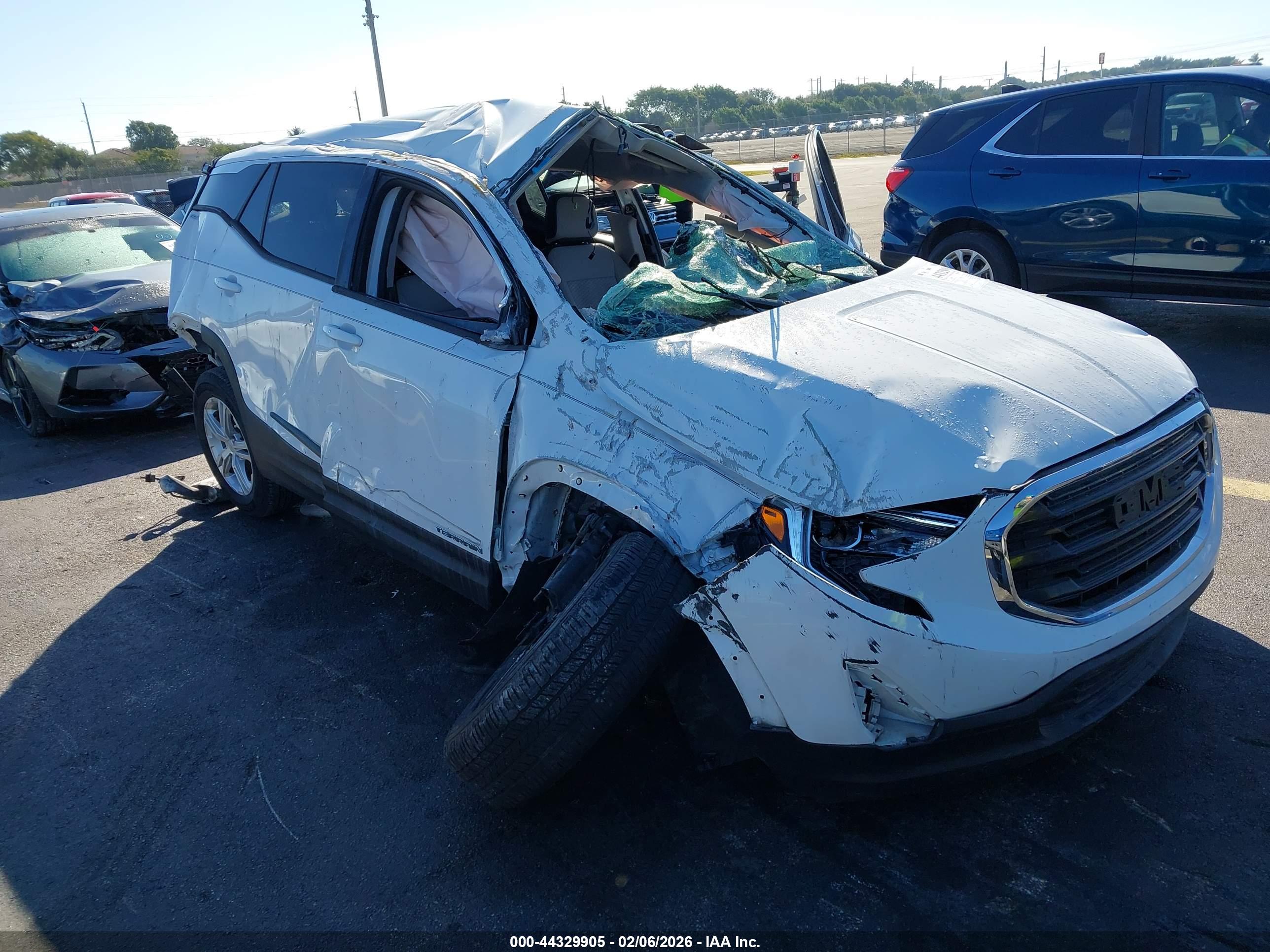 GMC TERRAIN image 6