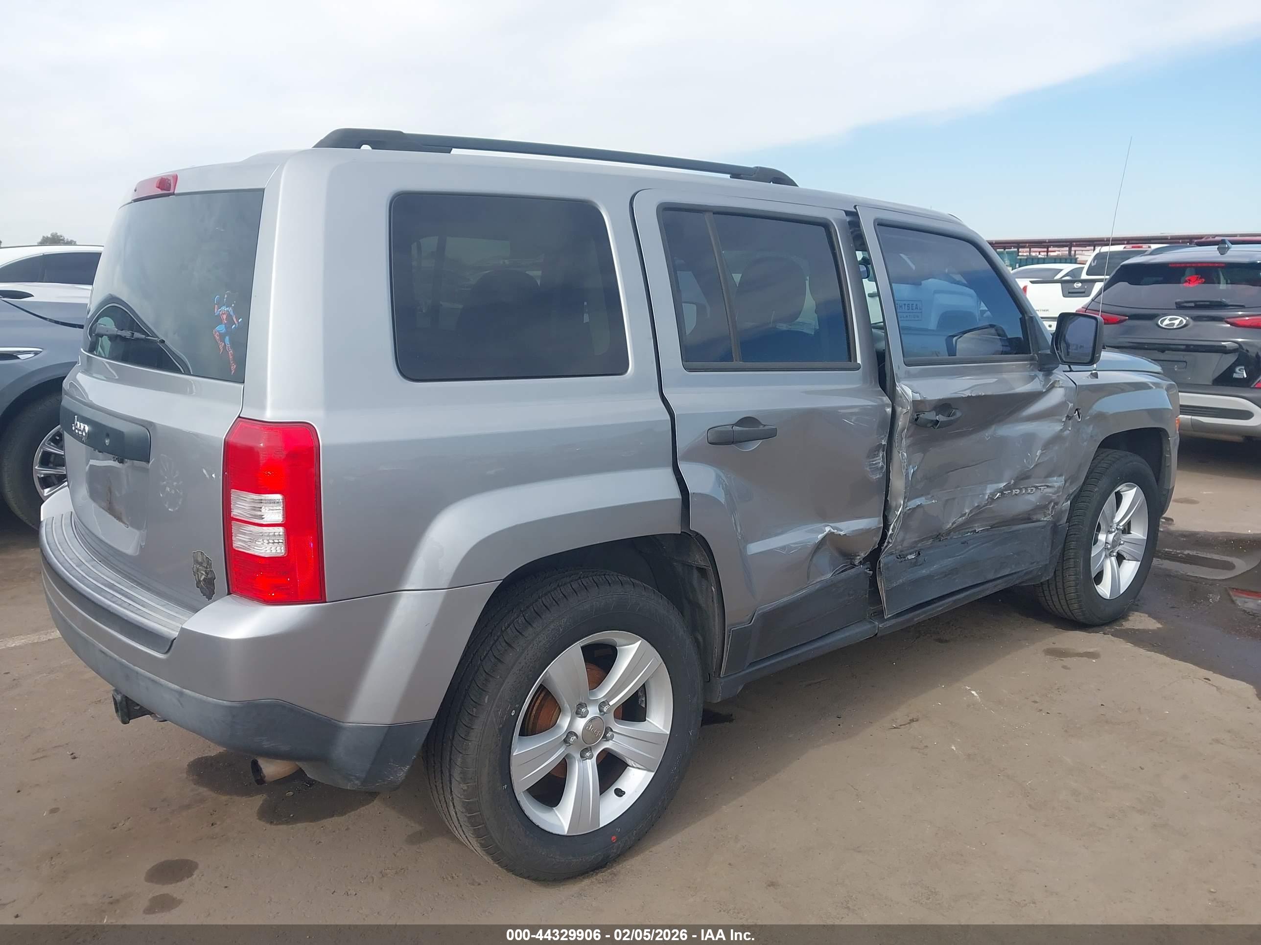 JEEP PATRIOT image 6