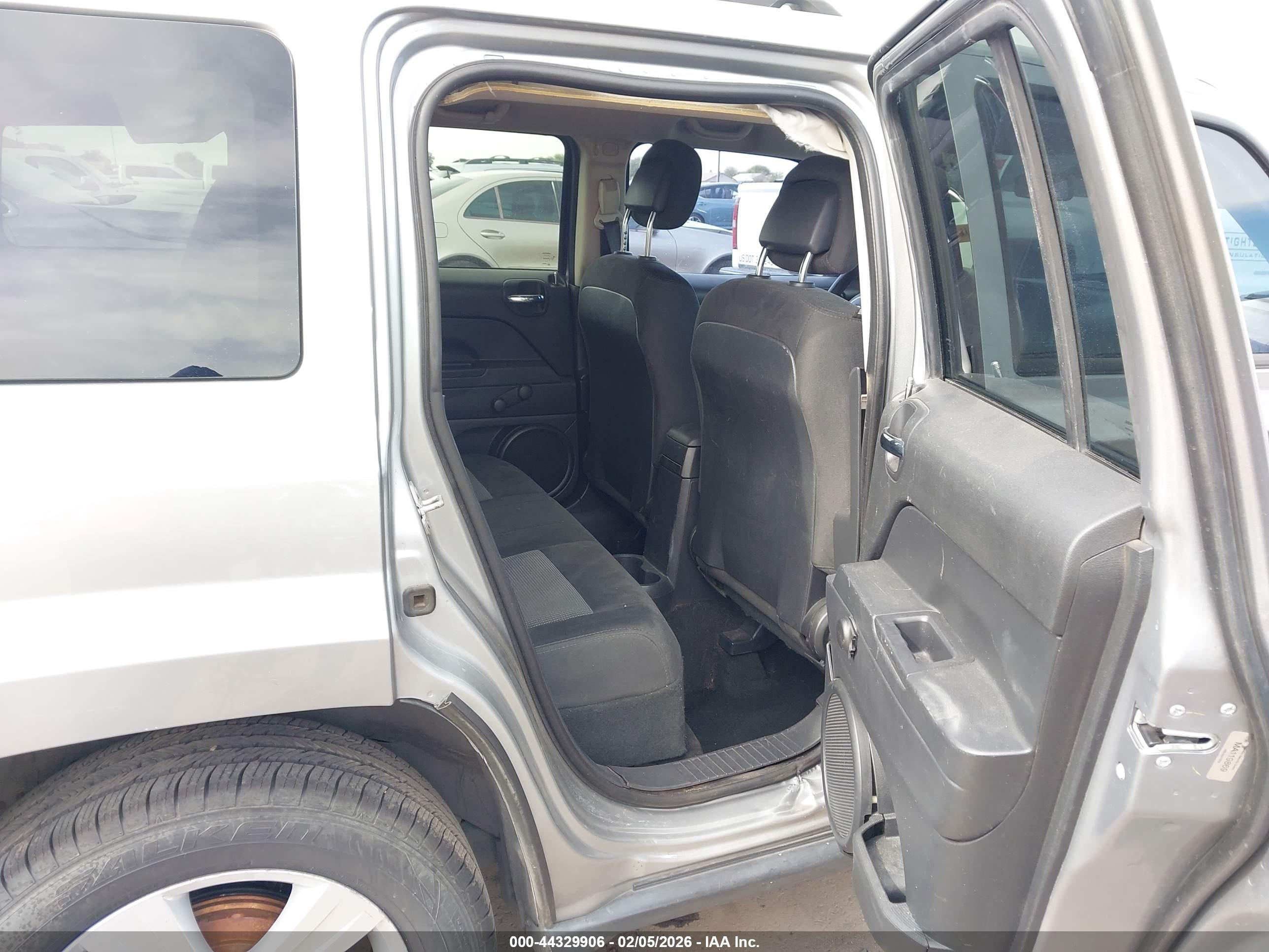 JEEP PATRIOT image 8