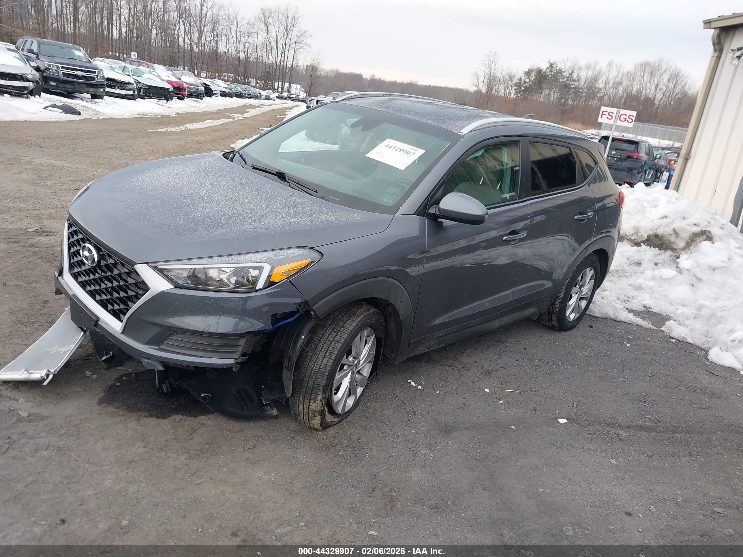 HYUNDAI TUCSON image 2