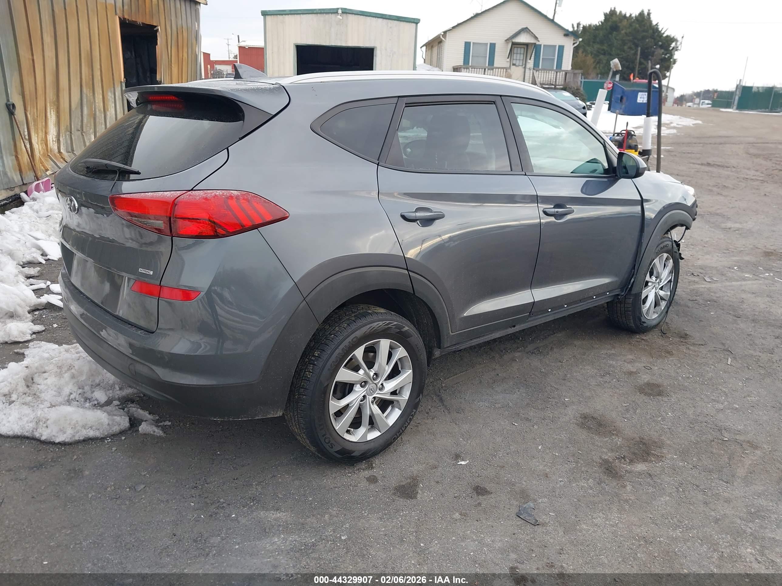 HYUNDAI TUCSON image 4