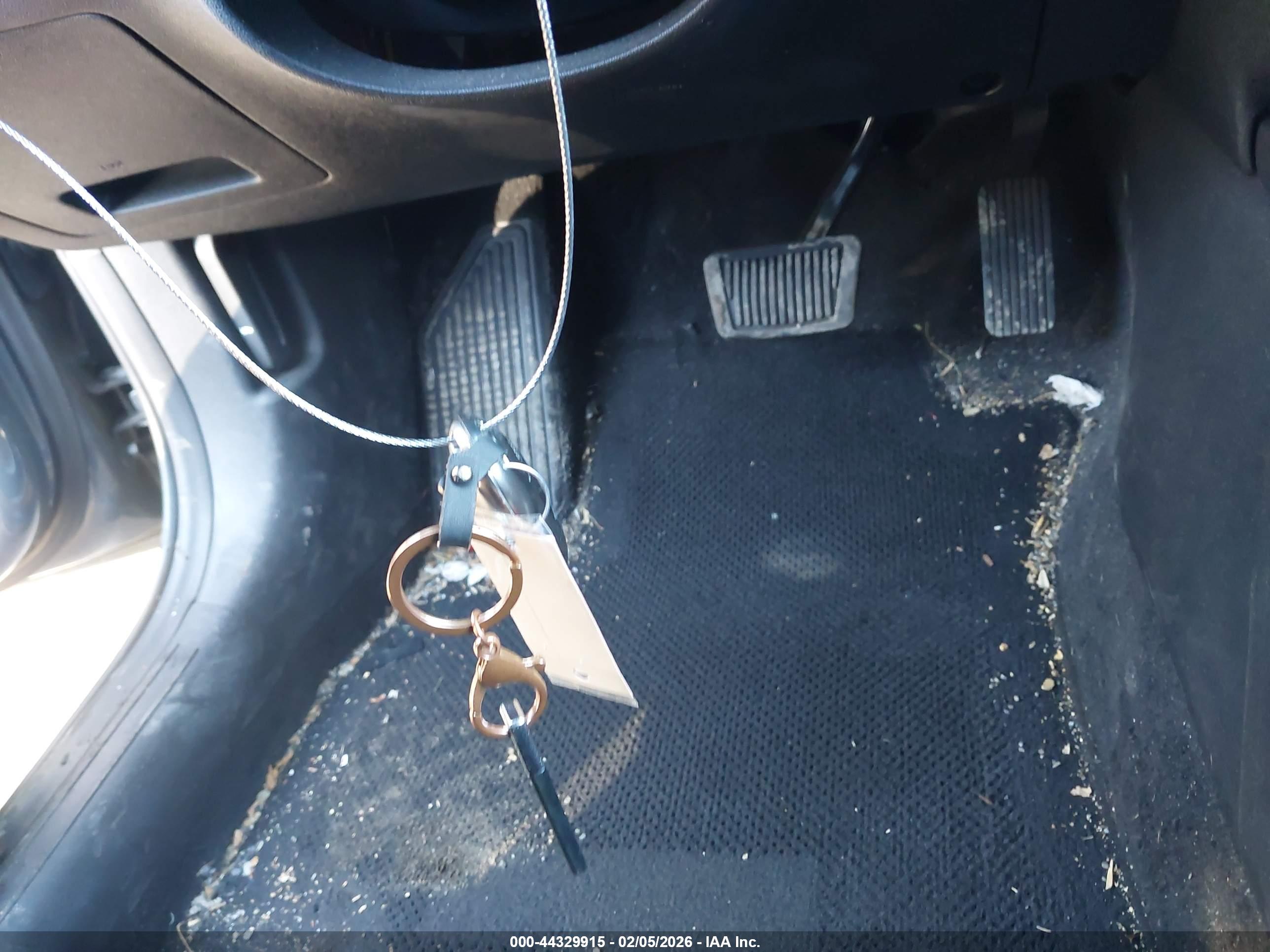HYUNDAI ELANTRA image 11