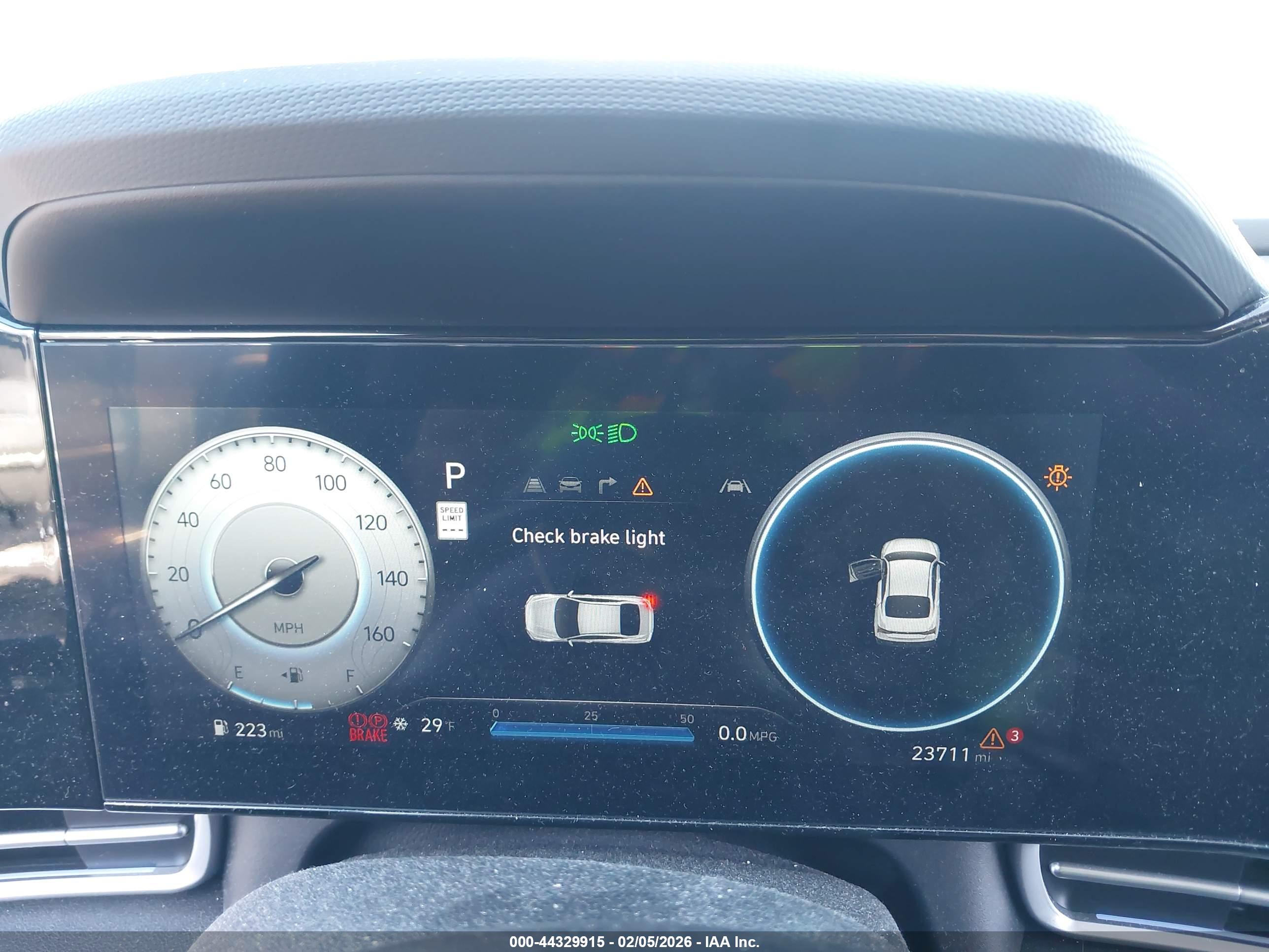 HYUNDAI ELANTRA image 7