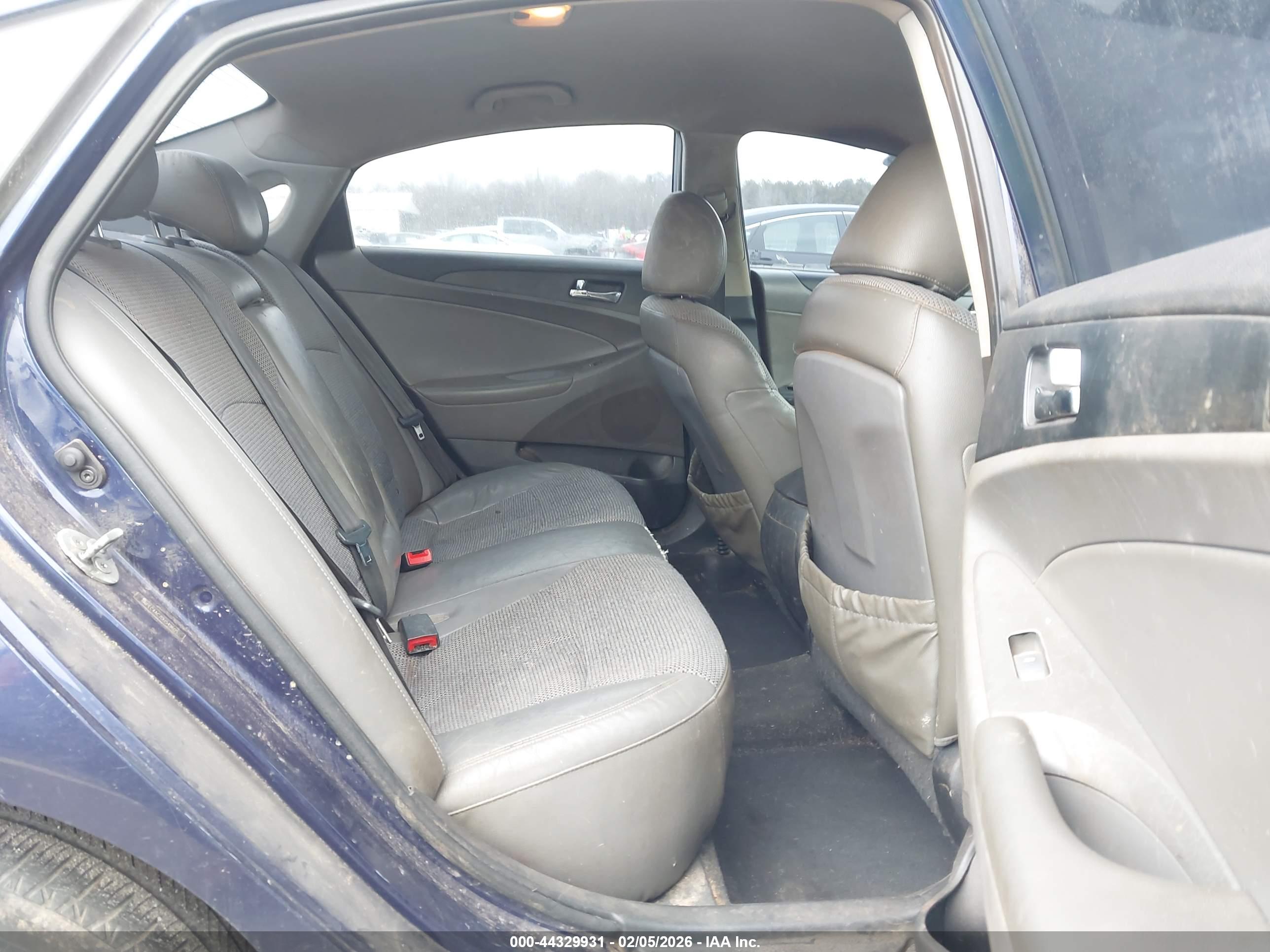 HYUNDAI SONATA image 8