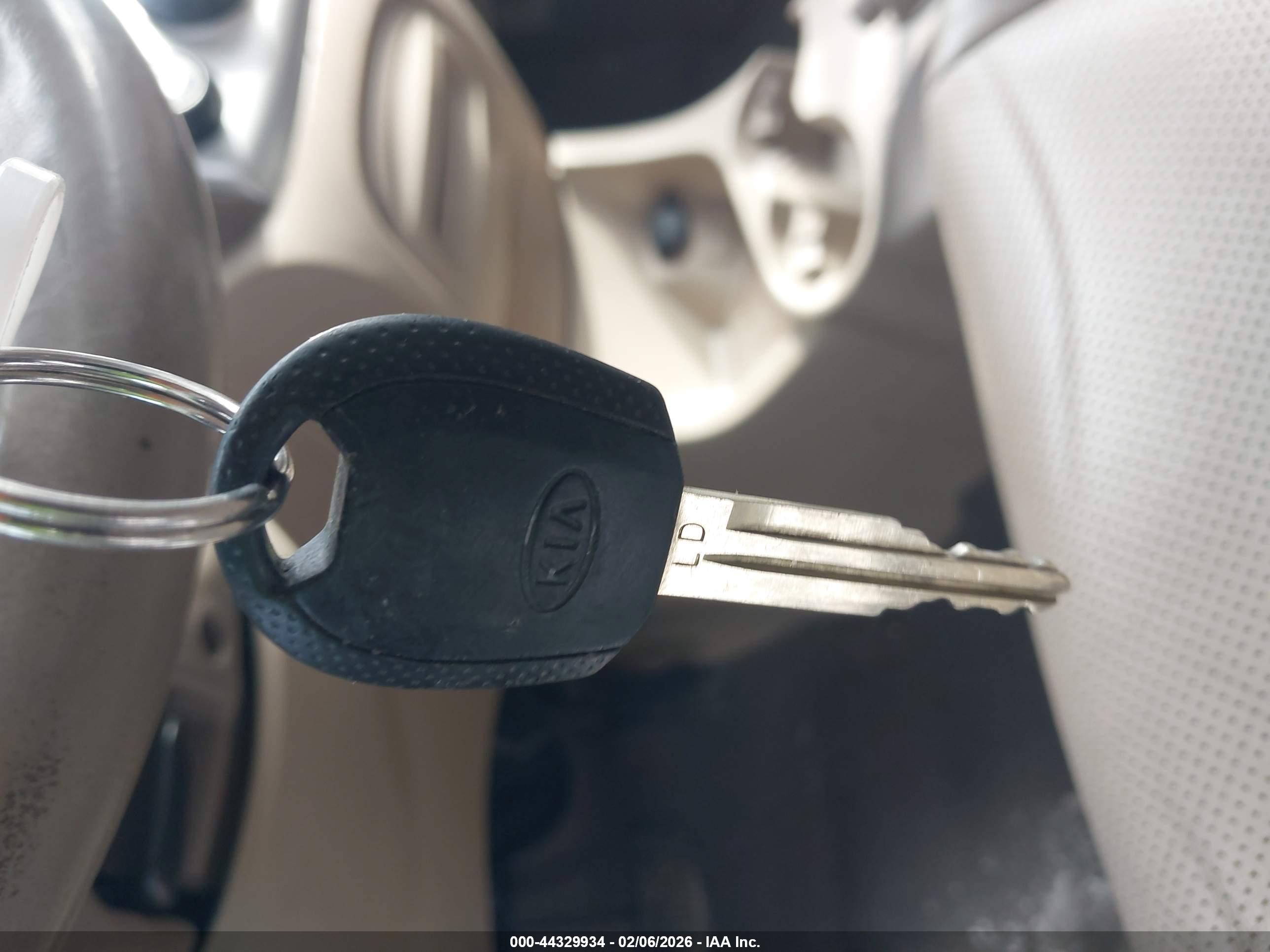 KIA SPORTAGE image 11