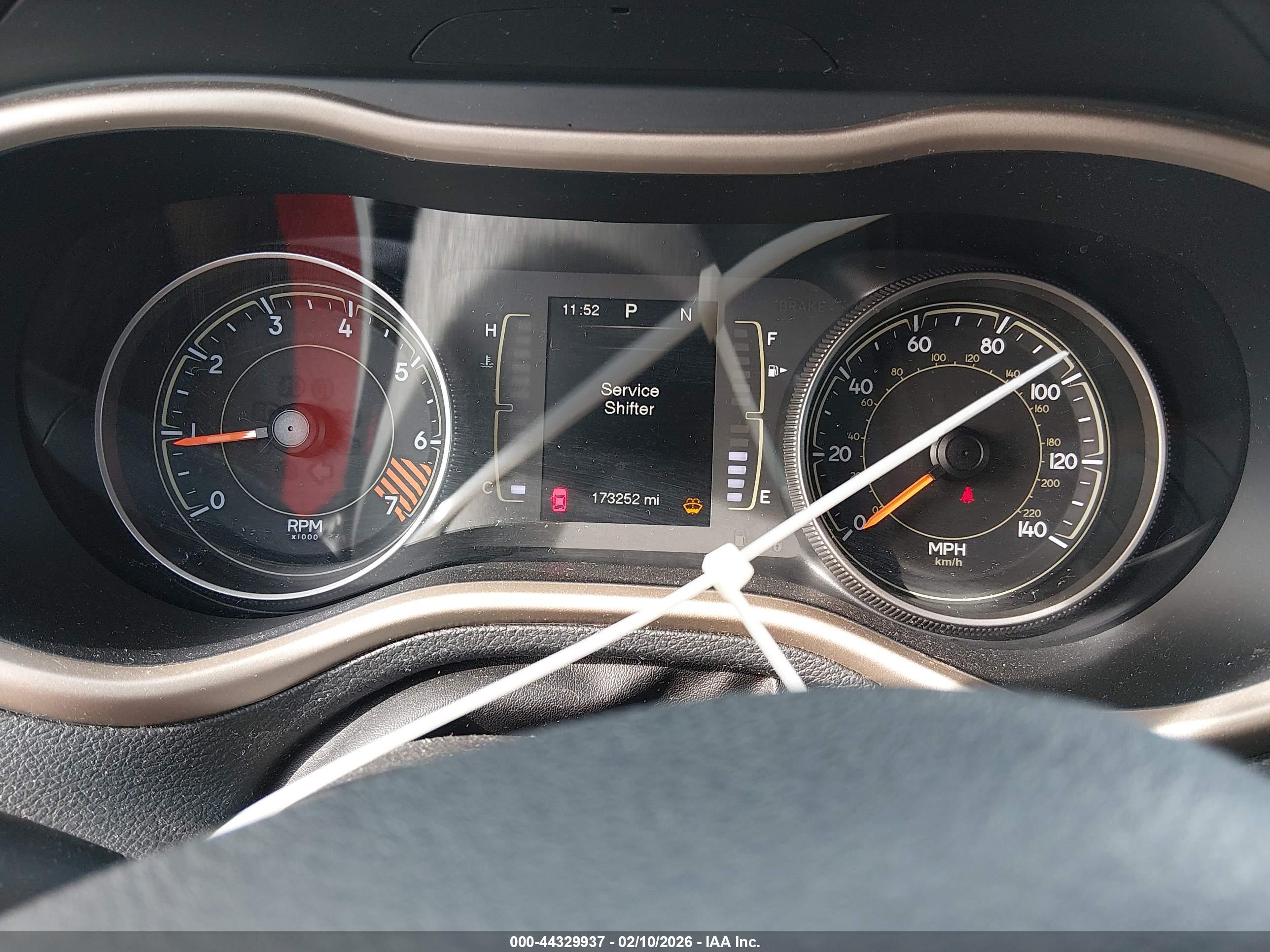 JEEP CHEROKEE image 7
