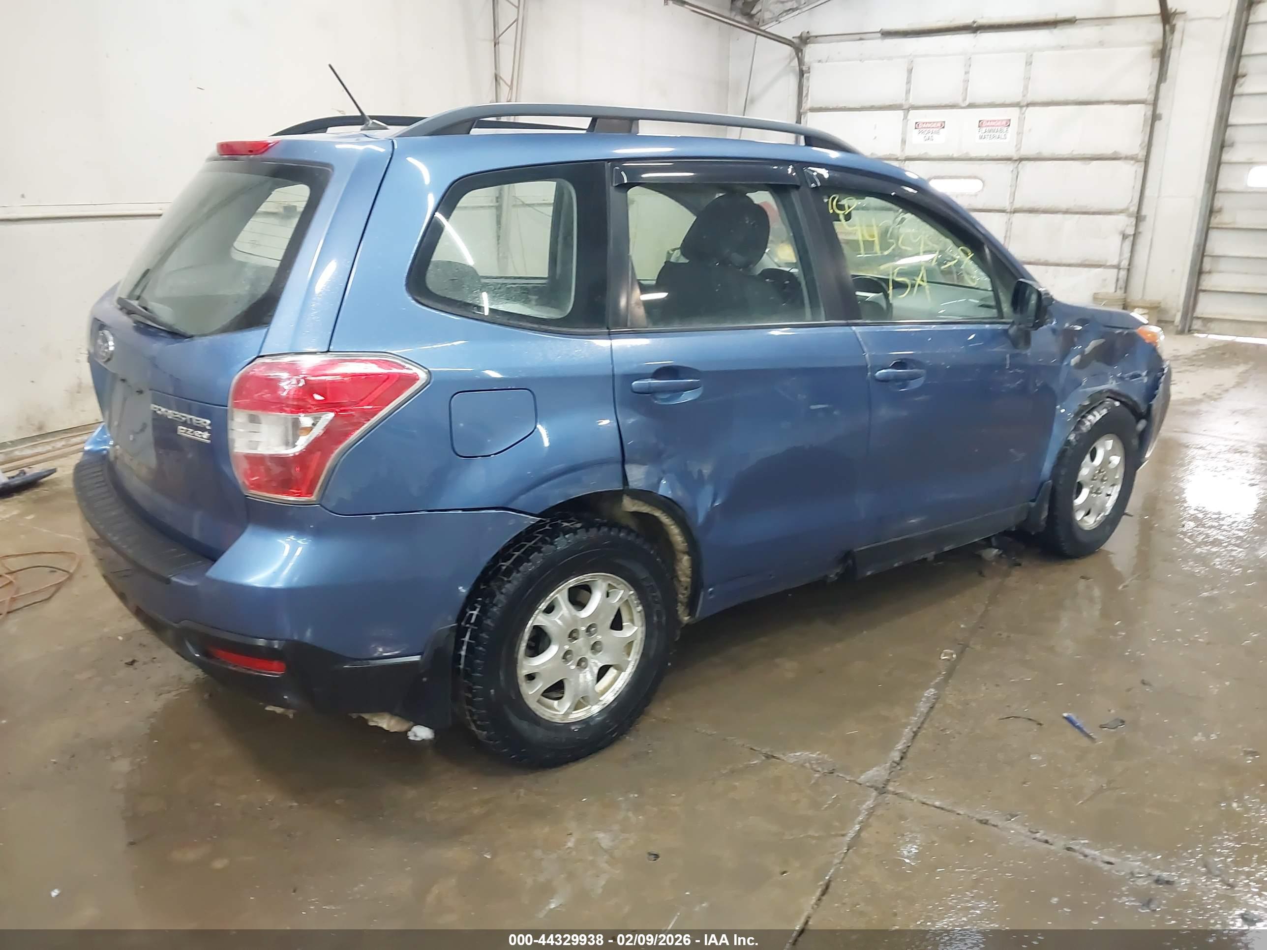 SUBARU FORESTER image 4