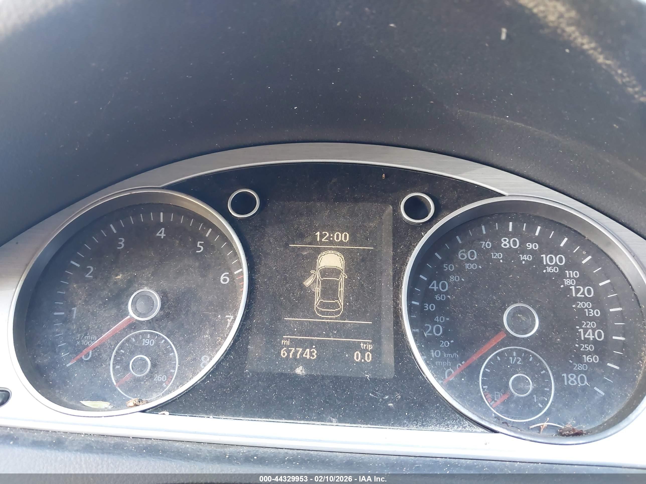 VOLKSWAGEN CC image 7