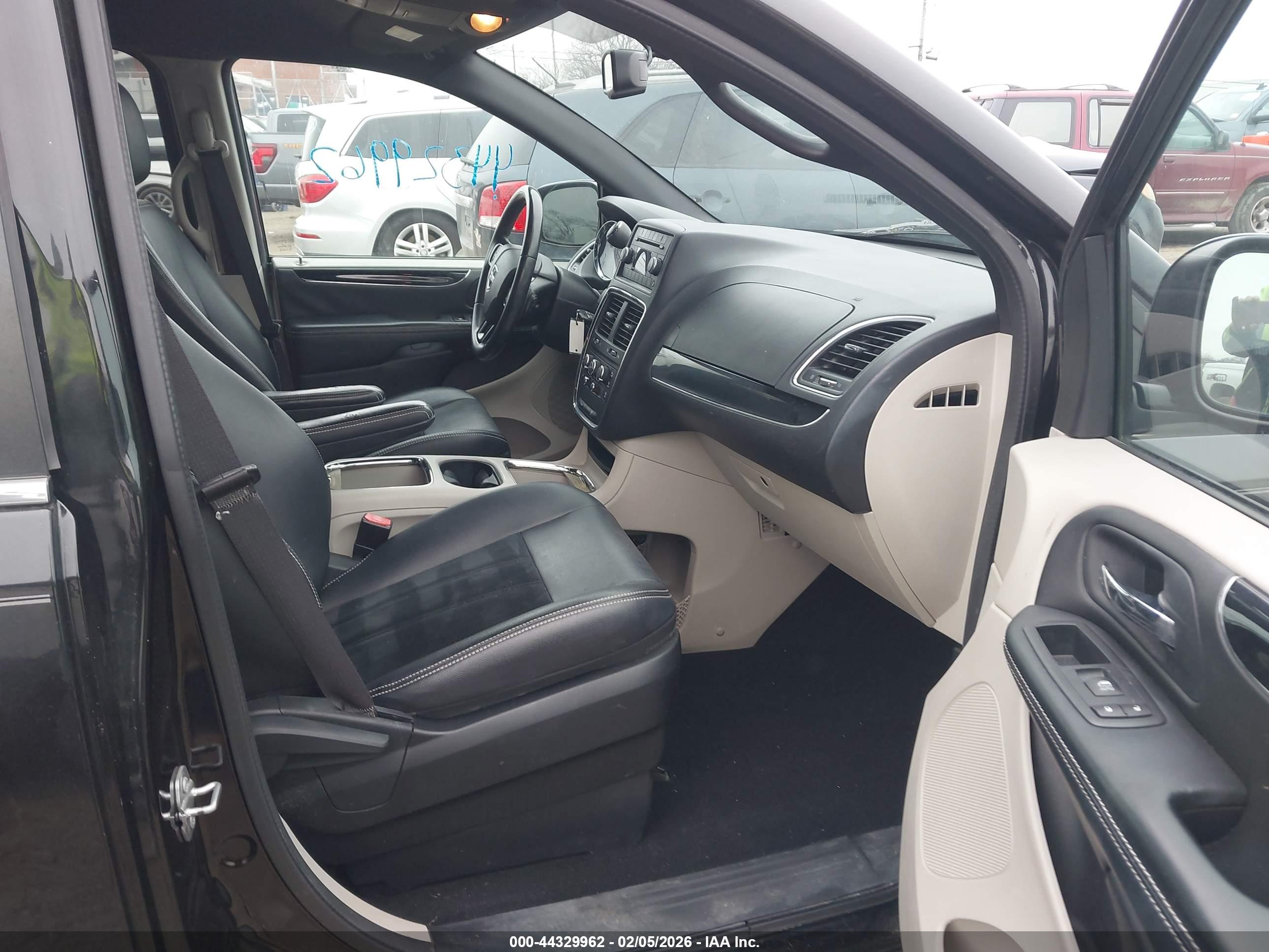 DODGE GRAND image 5