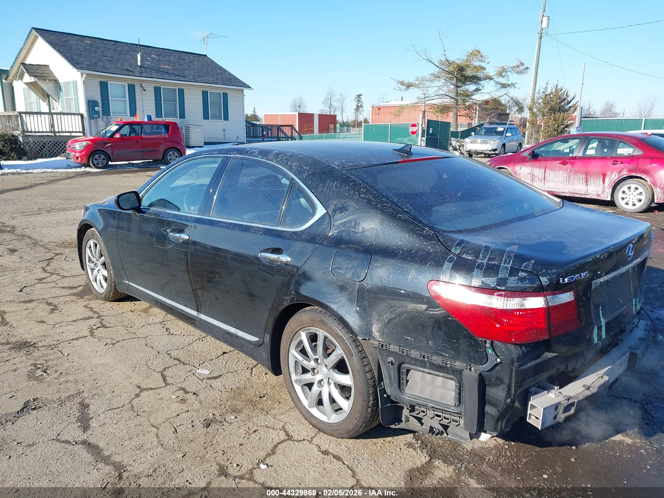 LEXUS LS image 3