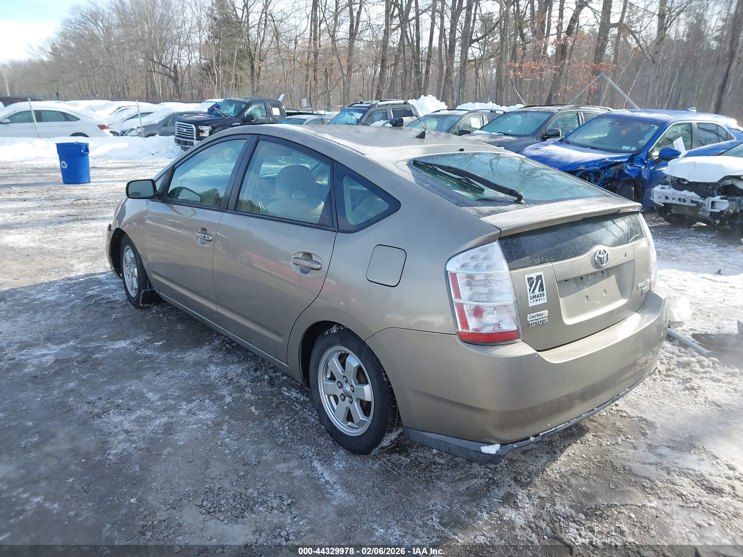 TOYOTA PRIUS image 3
