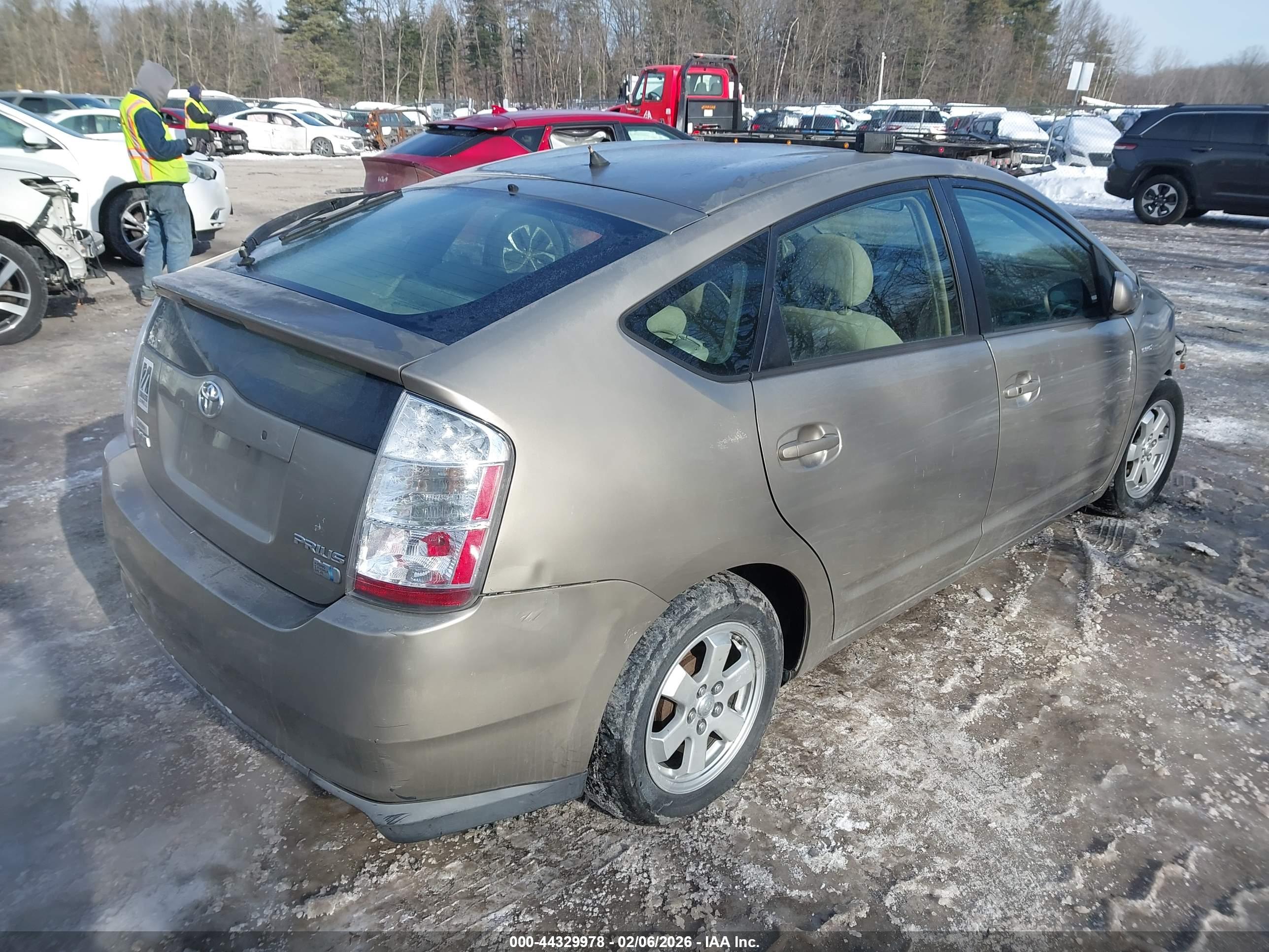 TOYOTA PRIUS image 4