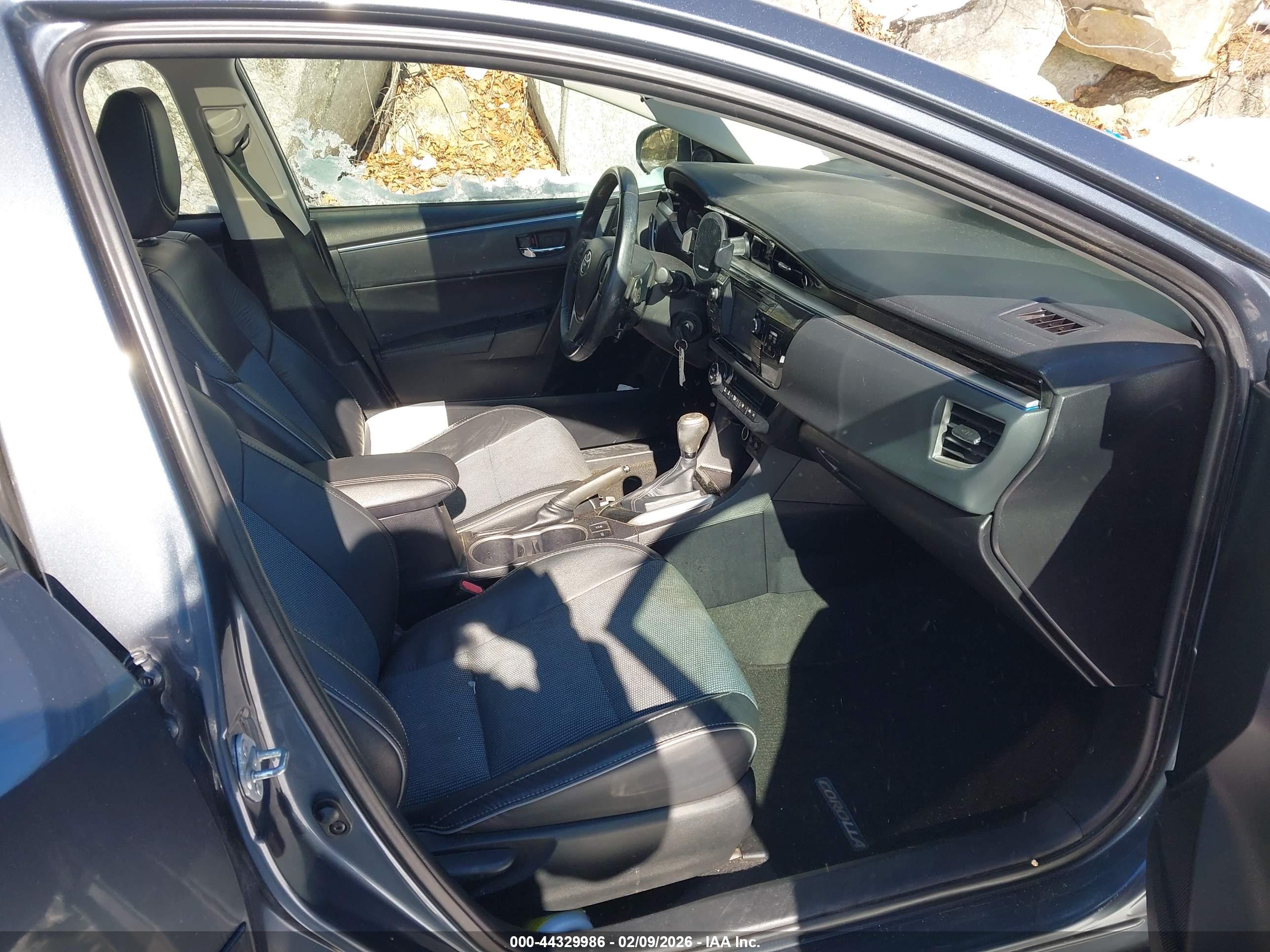 TOYOTA COROLLA image 5