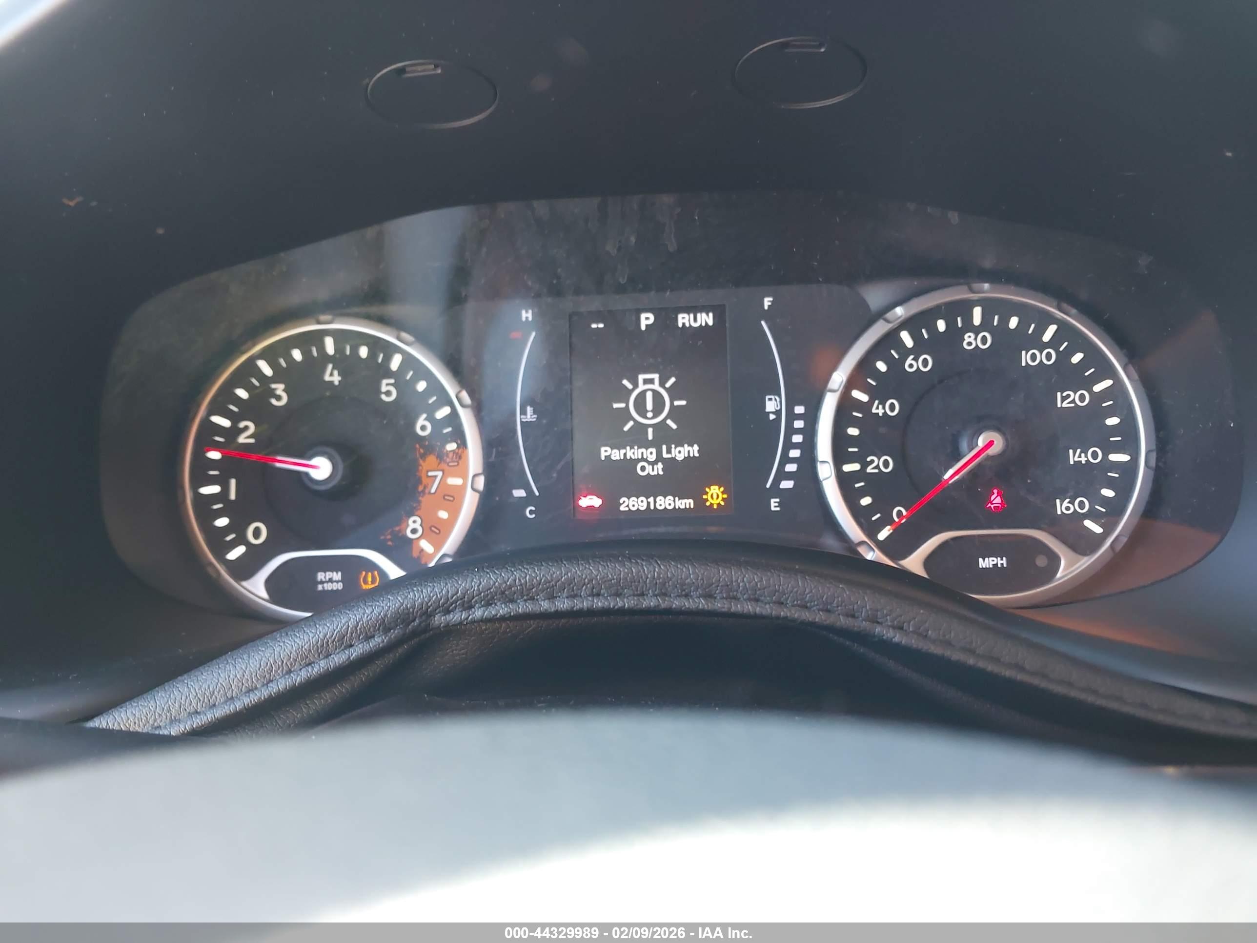 JEEP RENEGADE image 7