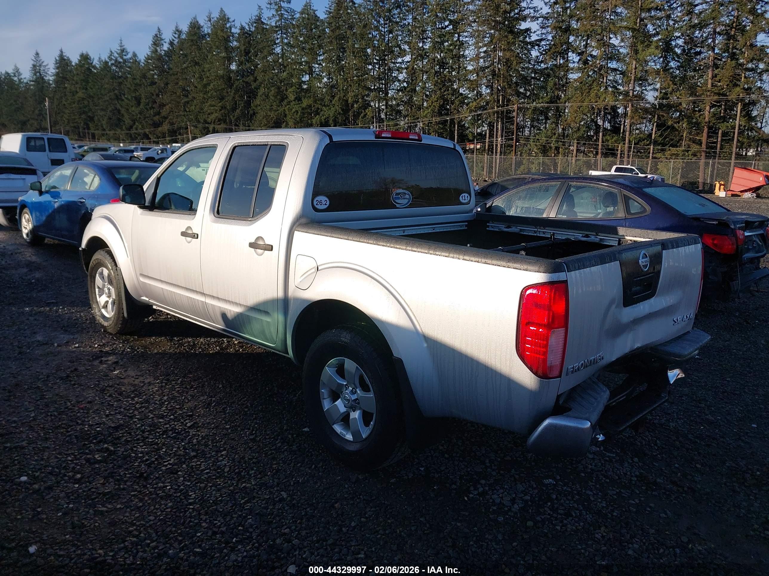 NISSAN FRONTIER image 3