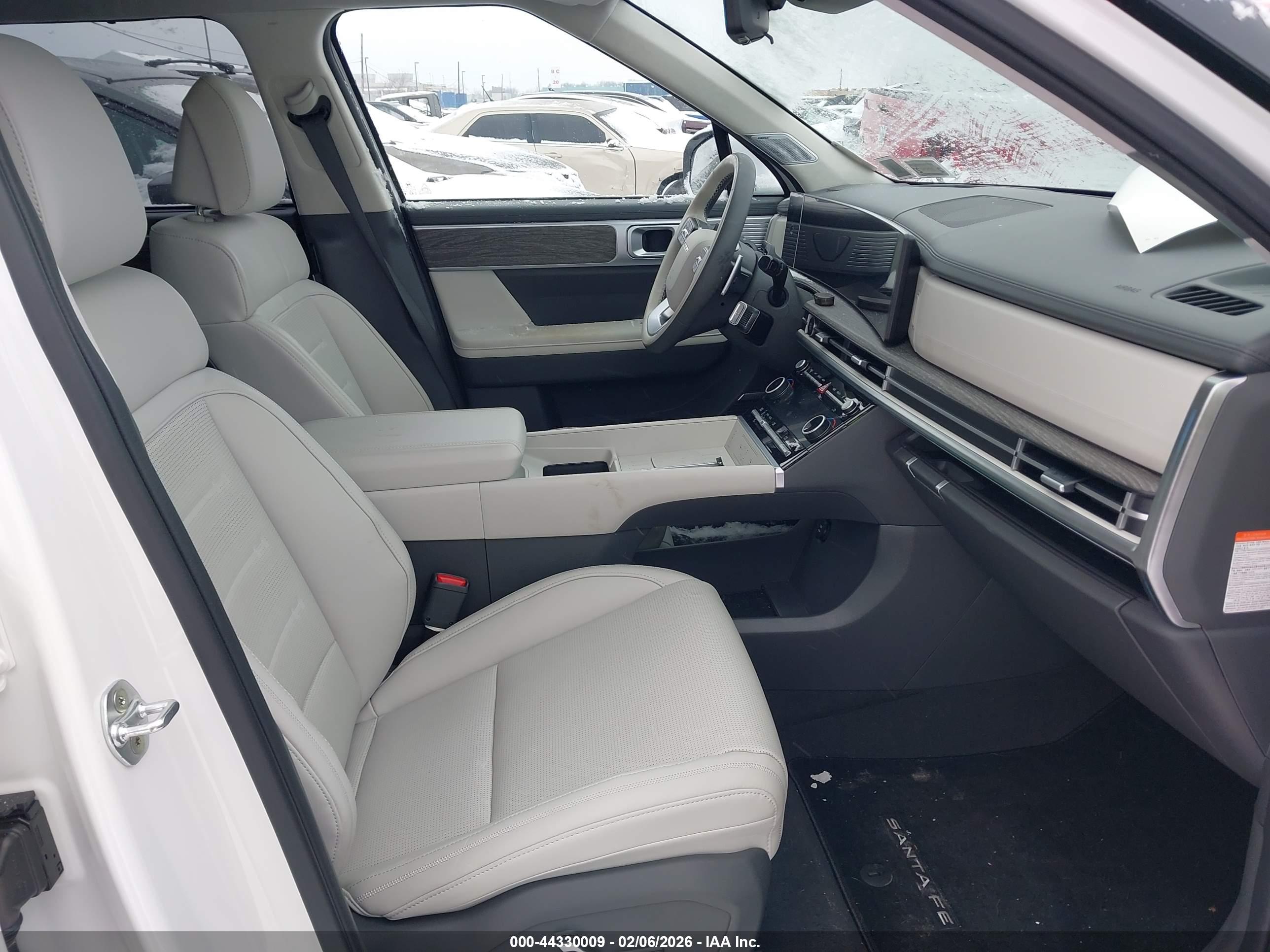 HYUNDAI SANTA image 5