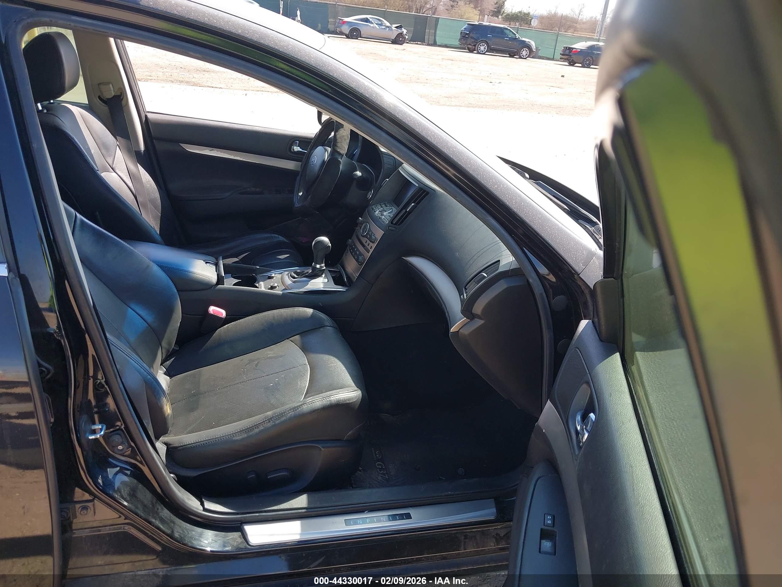 INFINITI G37 image 5