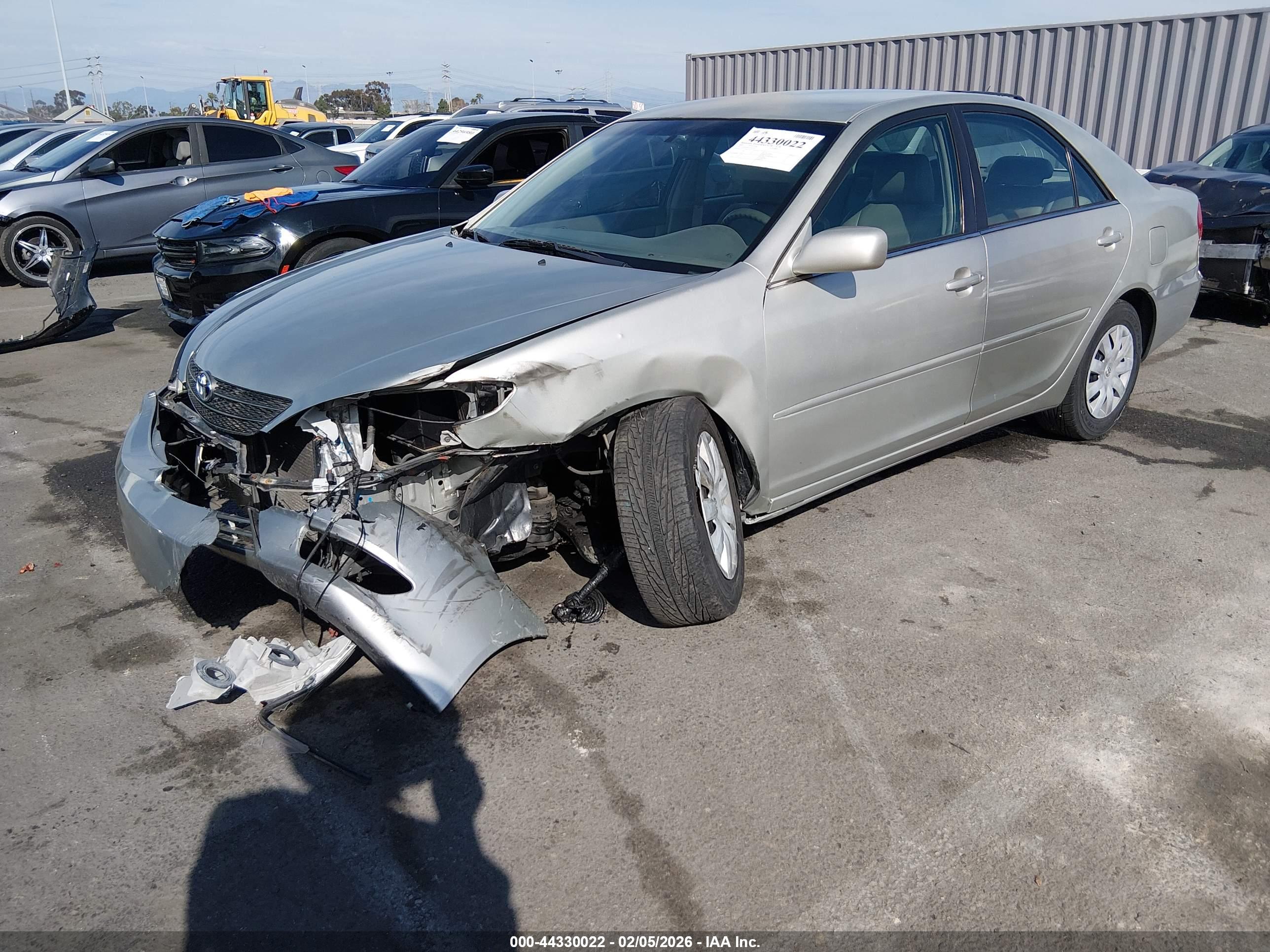 TOYOTA CAMRY image 2