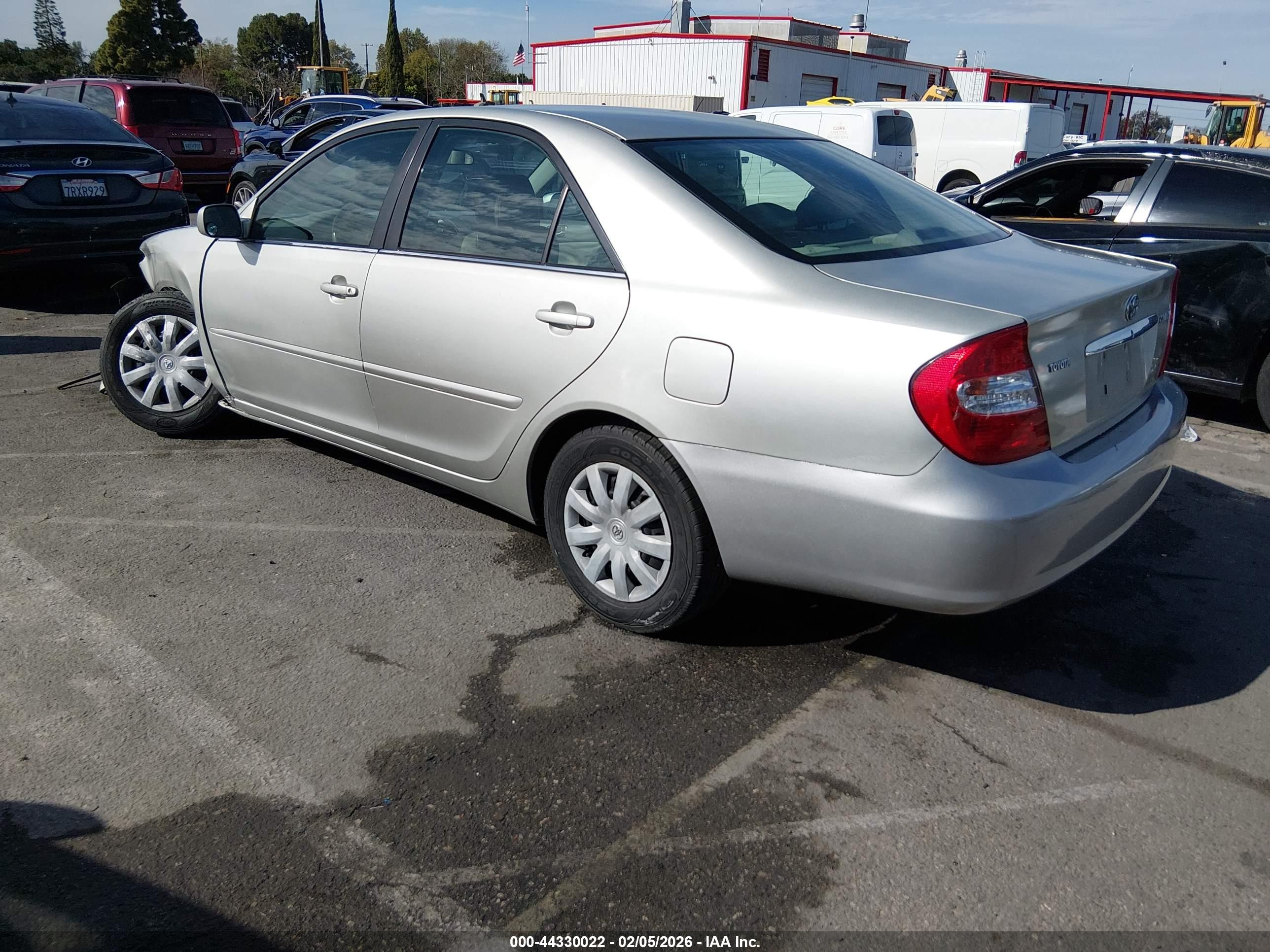 TOYOTA CAMRY image 3
