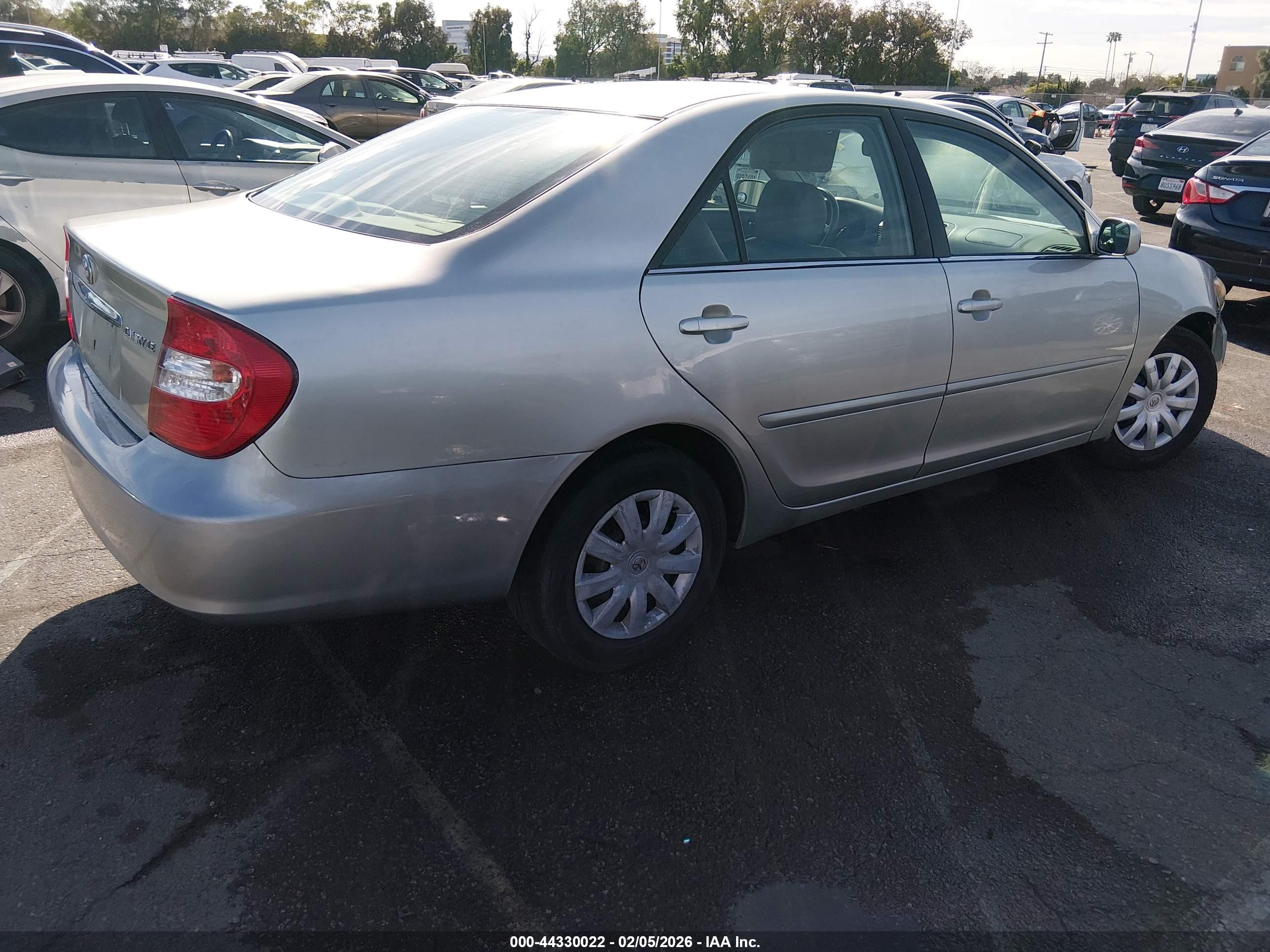 TOYOTA CAMRY image 4