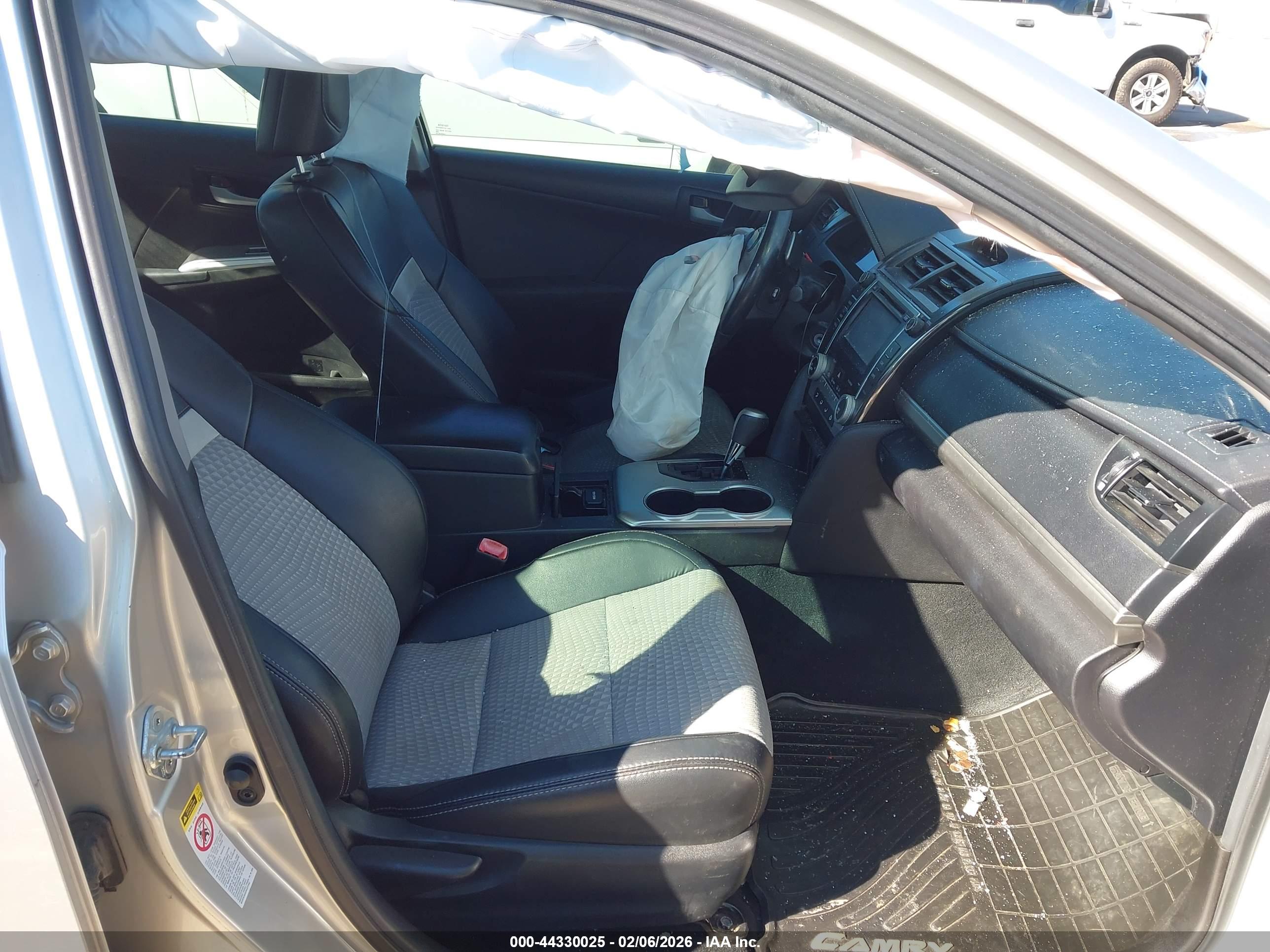 TOYOTA CAMRY image 5