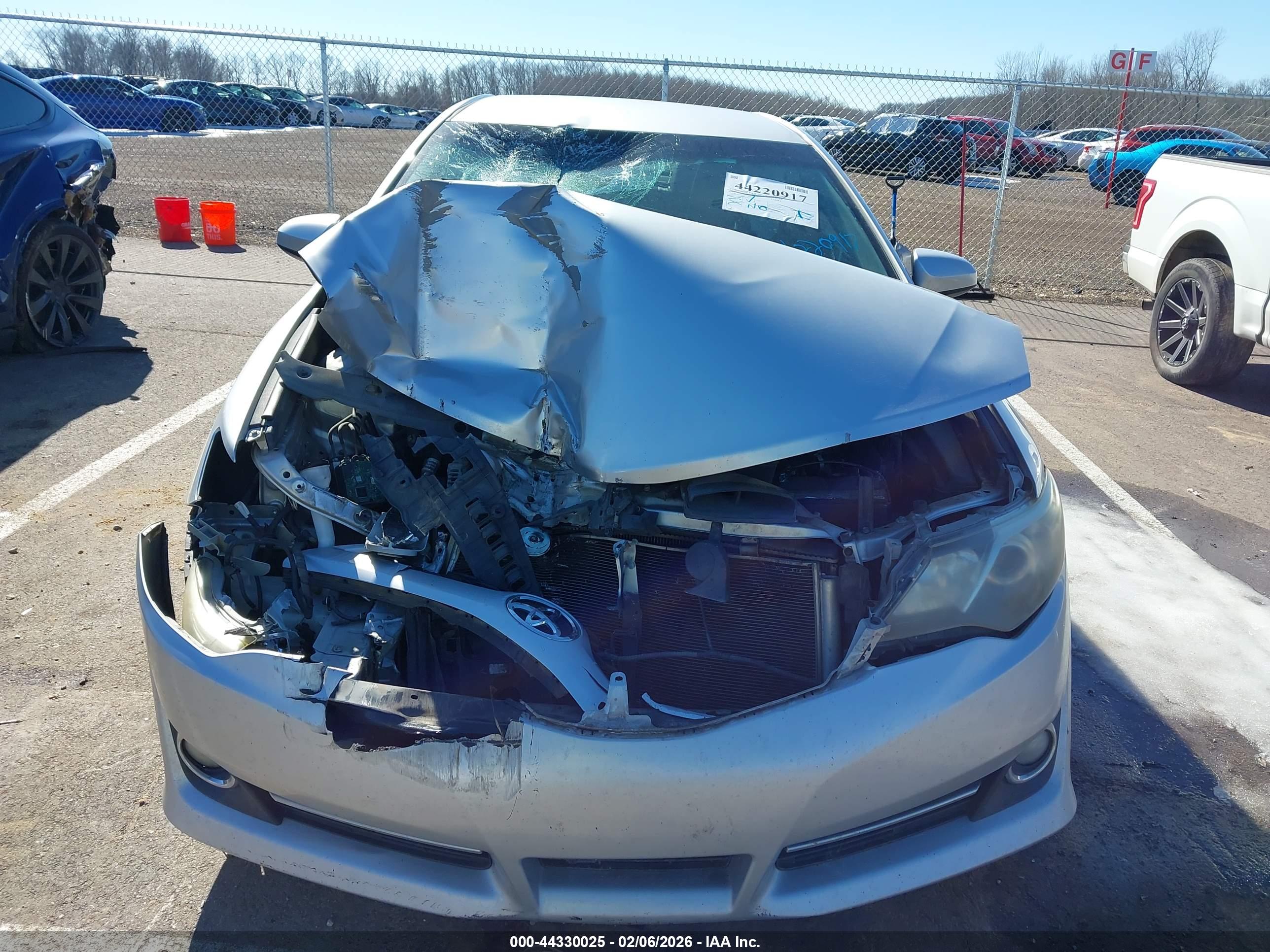 TOYOTA CAMRY image 6