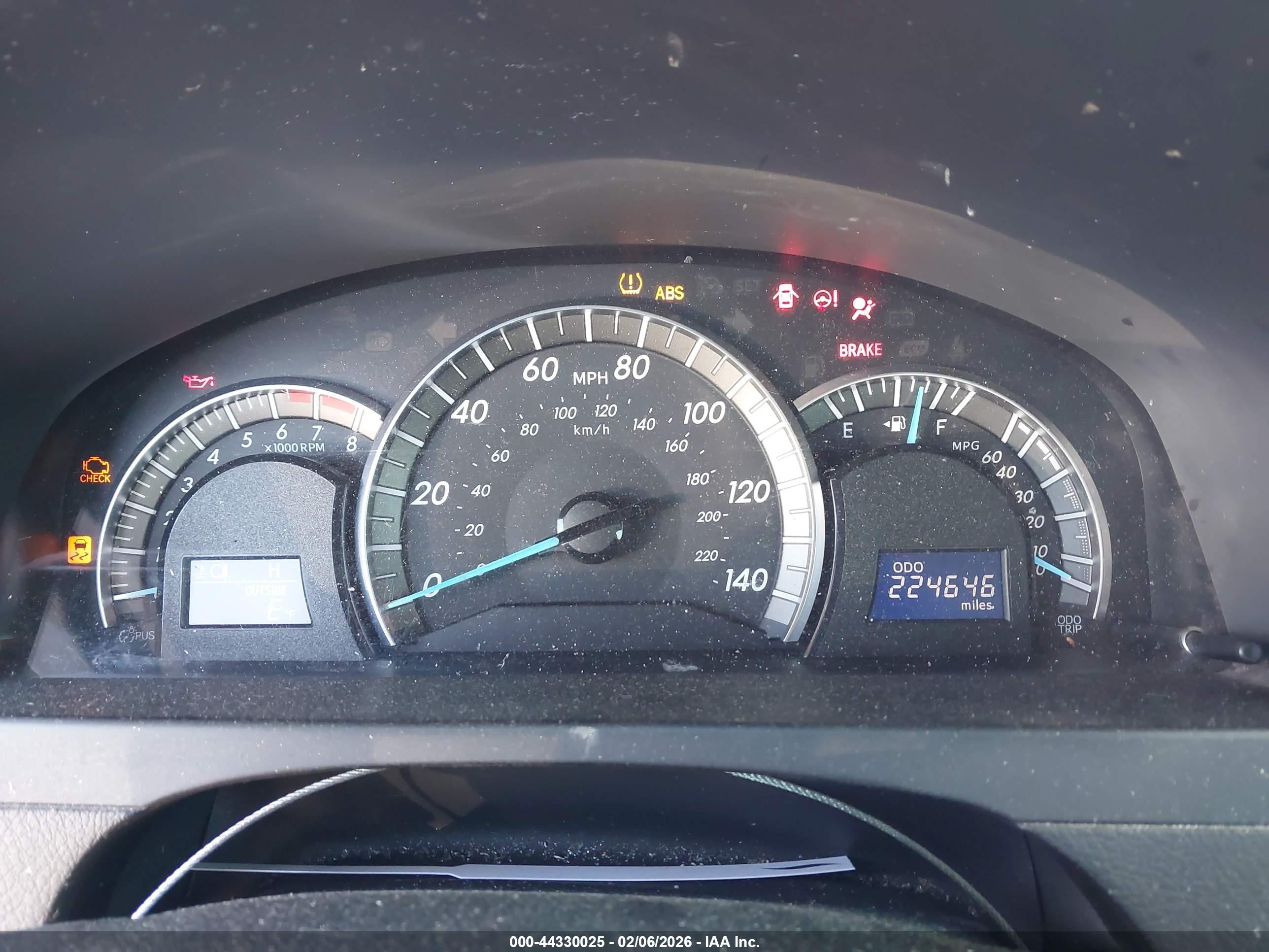 TOYOTA CAMRY image 7