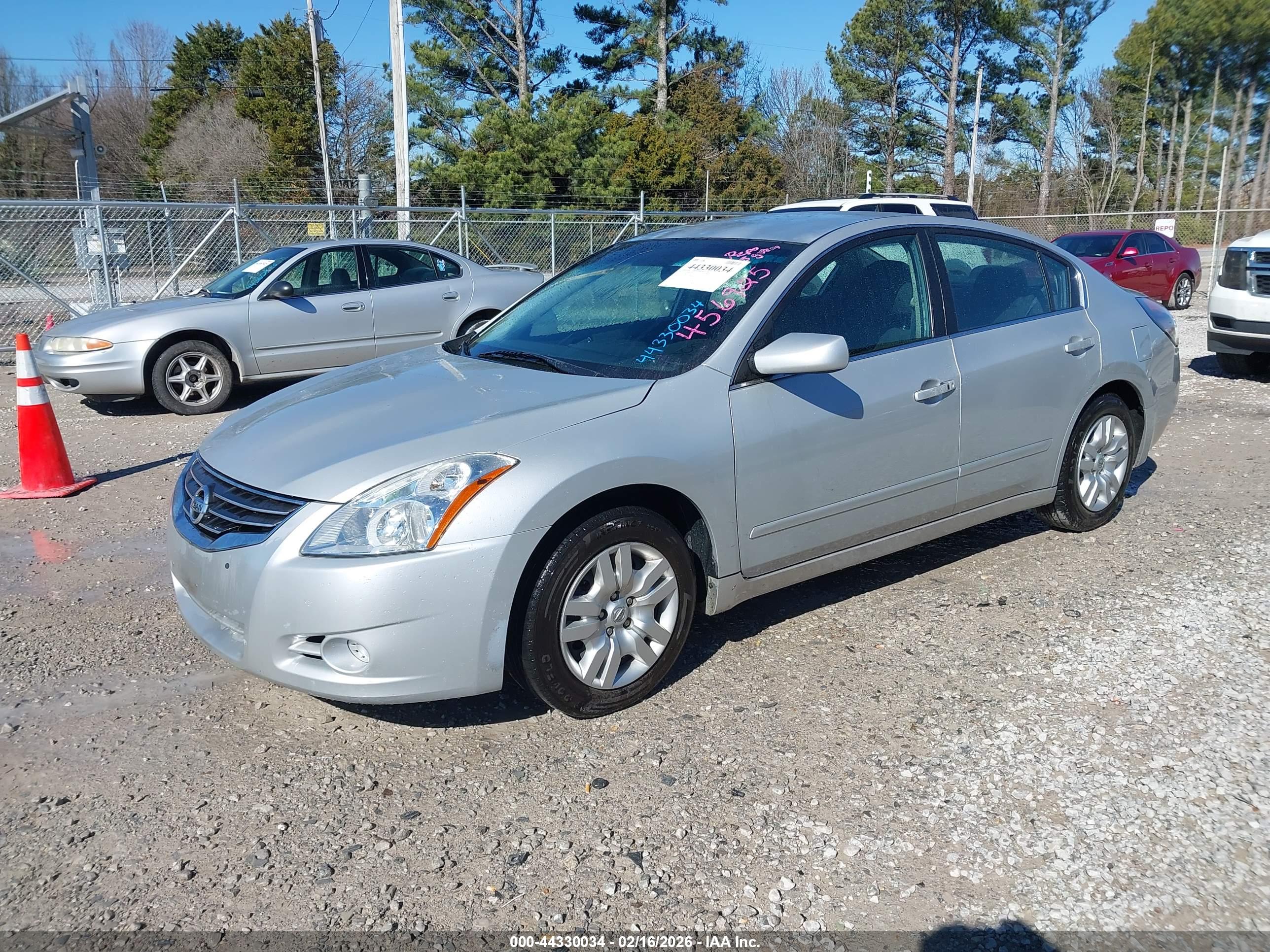 NISSAN ALTIMA image 2