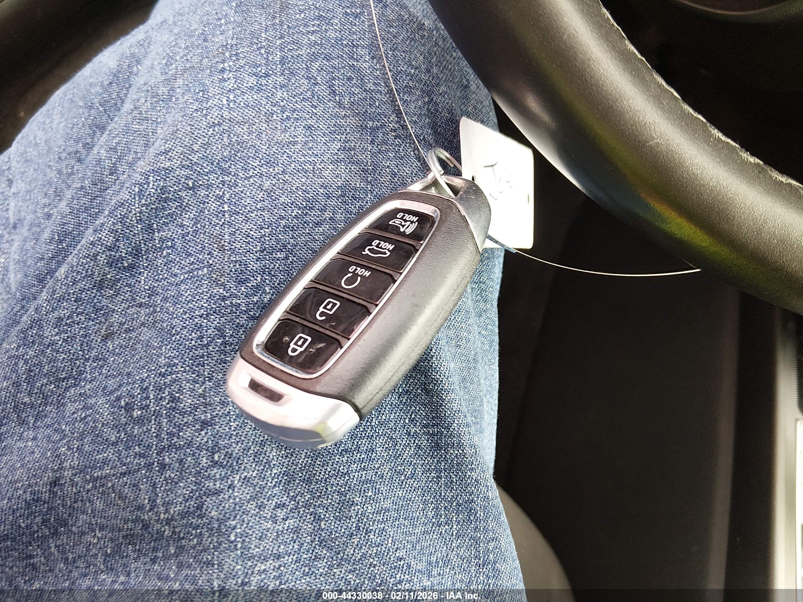 HYUNDAI ELANTRA image 11