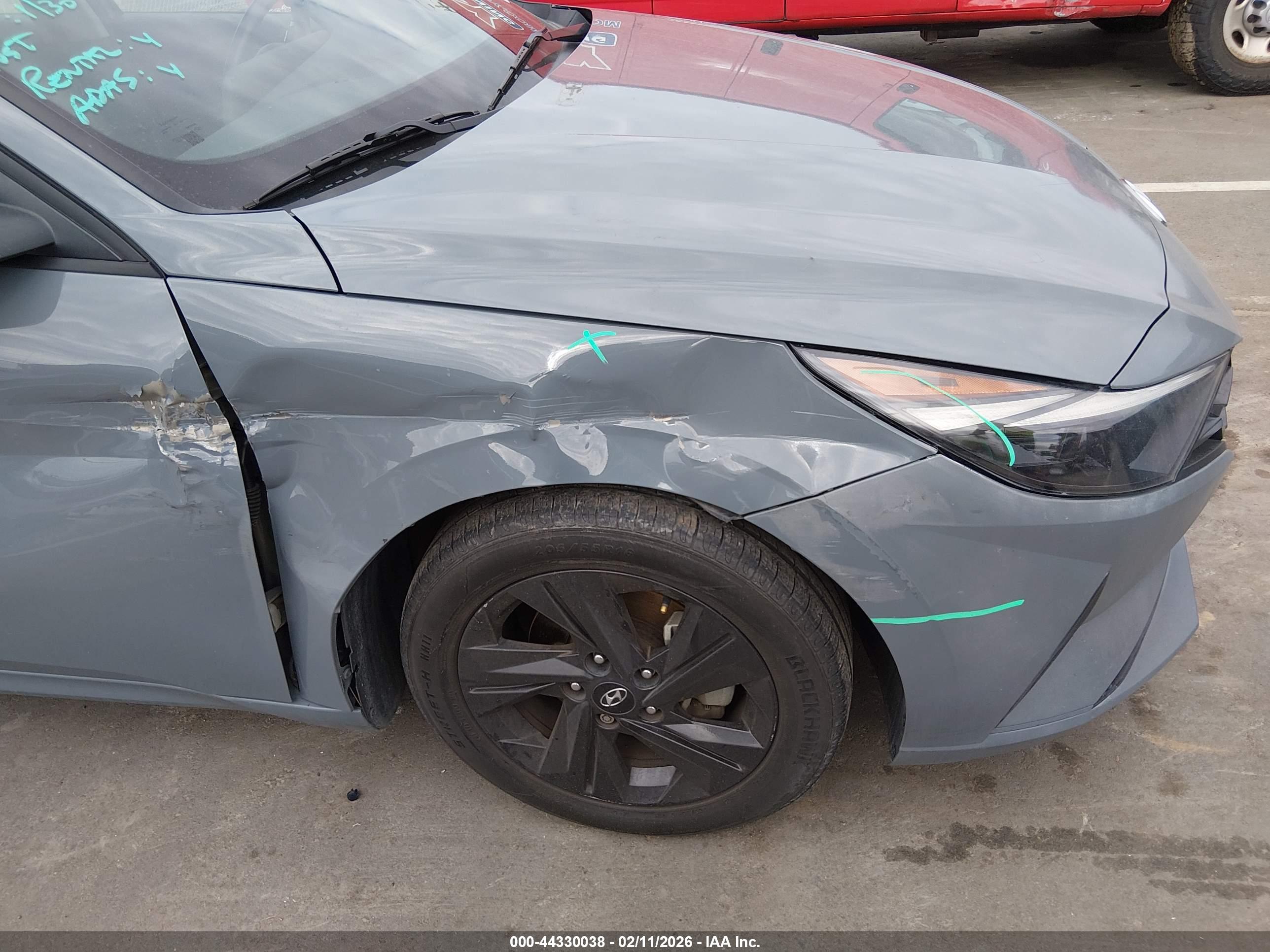 HYUNDAI ELANTRA image 6