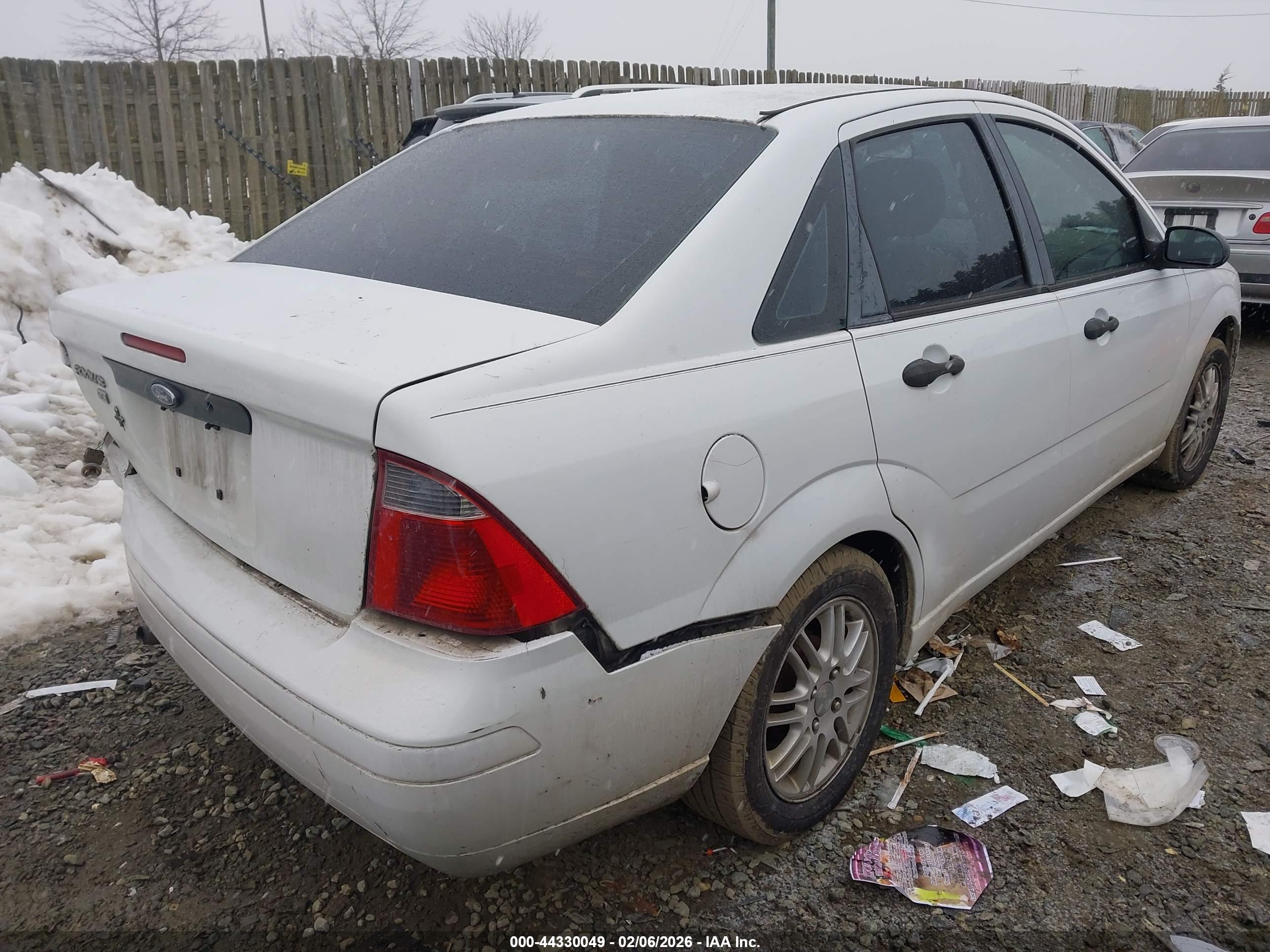 FORD FOCUS image 4