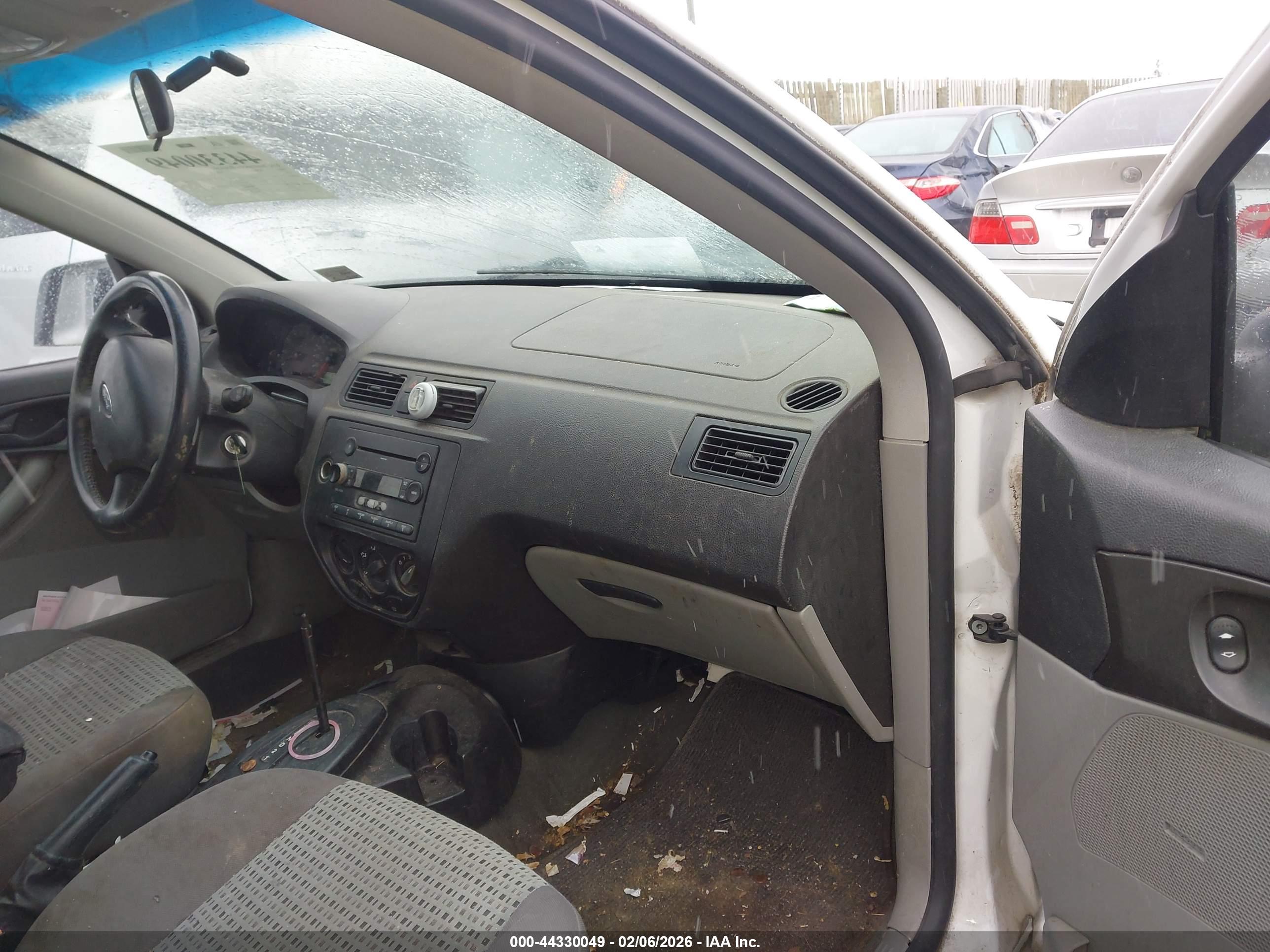 FORD FOCUS image 5